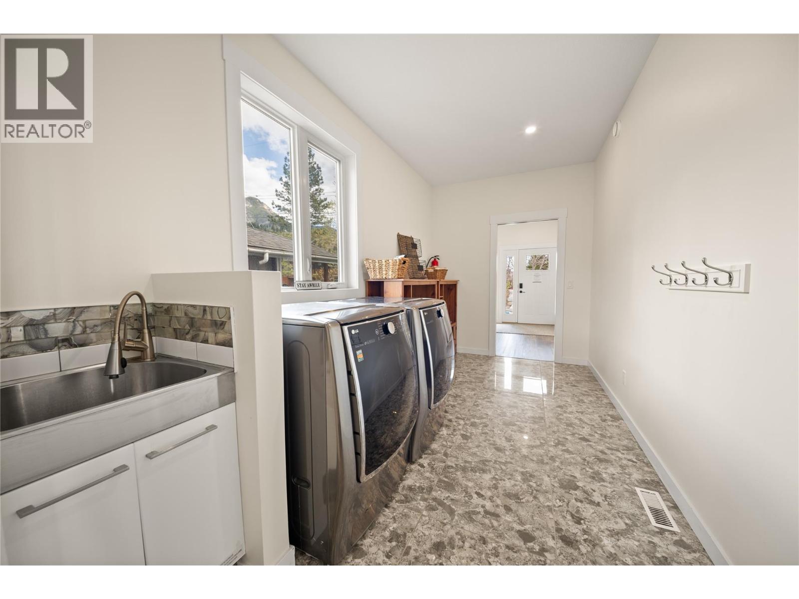 4867 St Joseph Street, Radium Hot Springs, British Columbia  V0A 1M0 - Photo 28 - 10385223