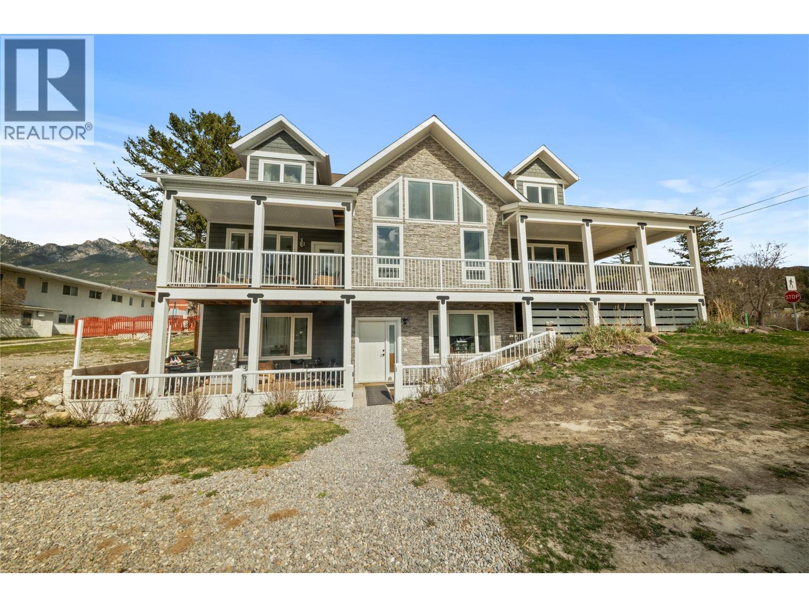 4867 St Joseph Street, Radium Hot Springs, British Columbia  V0A 1M0 - Photo 3 - 10385223