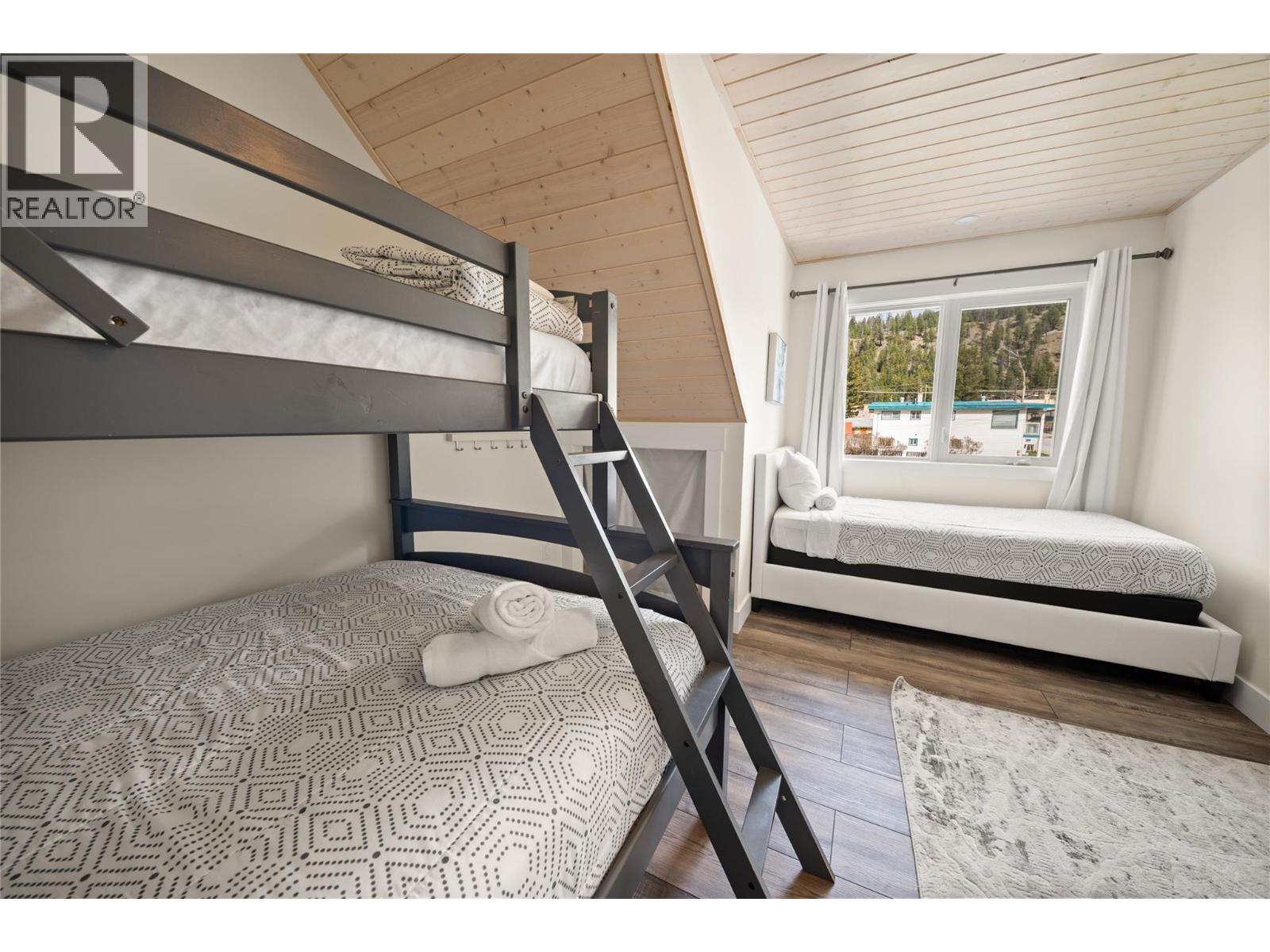 4867 St Joseph Street, Radium Hot Springs, British Columbia  V0A 1M0 - Photo 34 - 10385223