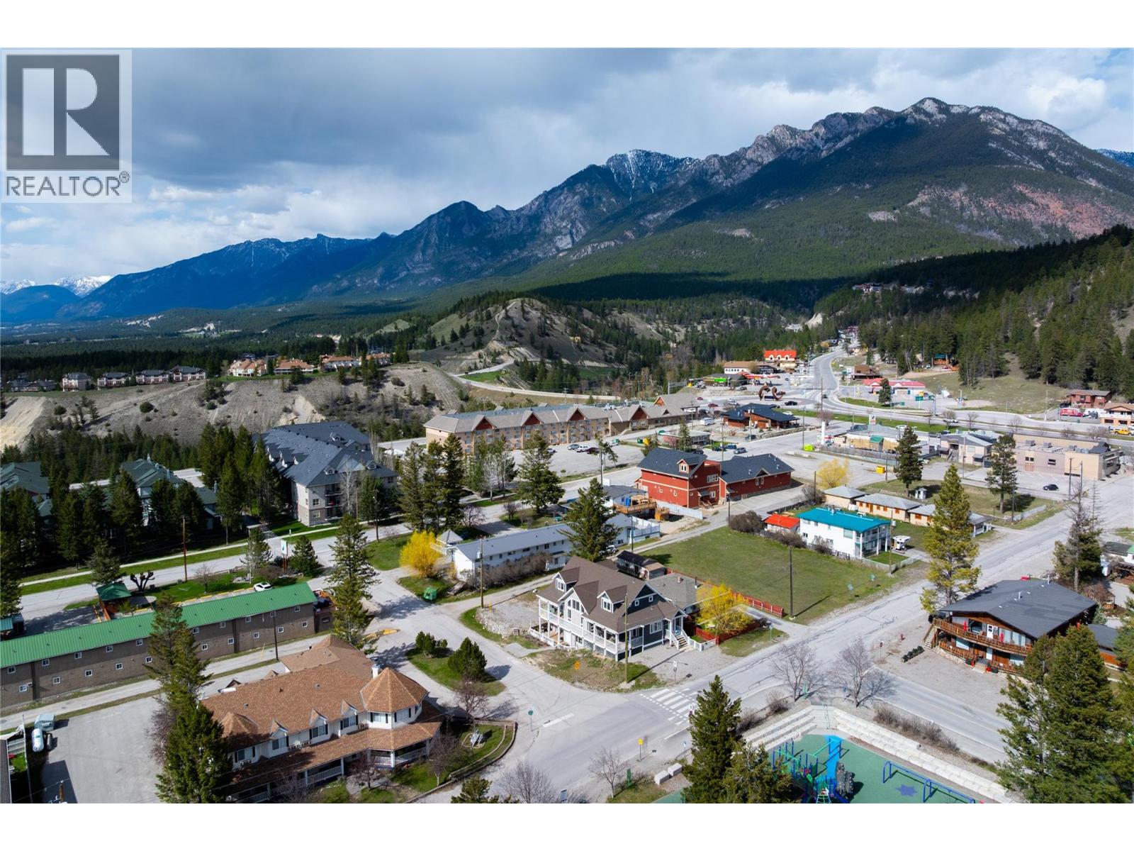4867 St Joseph Street, Radium Hot Springs, British Columbia  V0A 1M0 - Photo 4 - 10385223