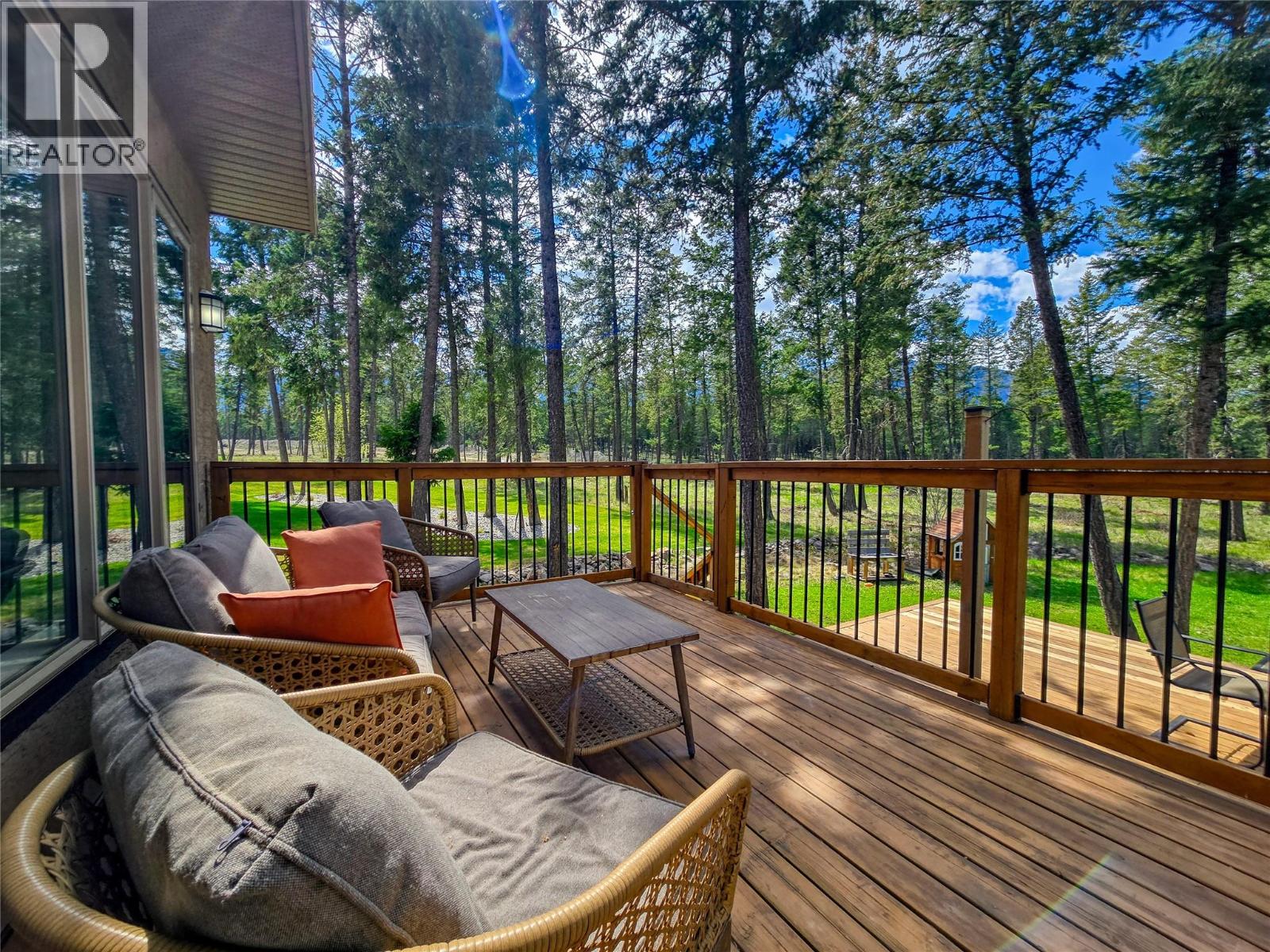 2568 Sandstone Green, Invermere, British Columbia  V0A 1K6 - Photo 2 - 10385989