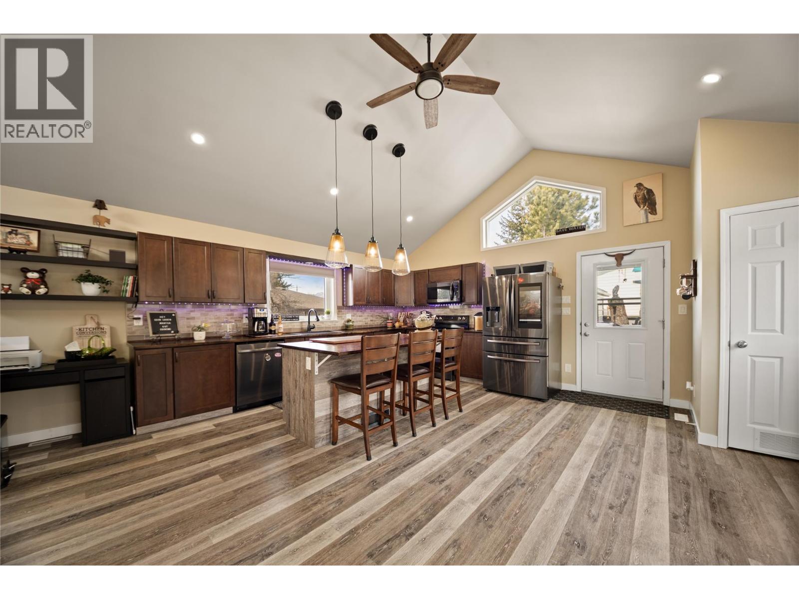 7527 Park Drive West, Radium Hot Springs, British Columbia  V0A 1M0 - Photo 19 - 10386744