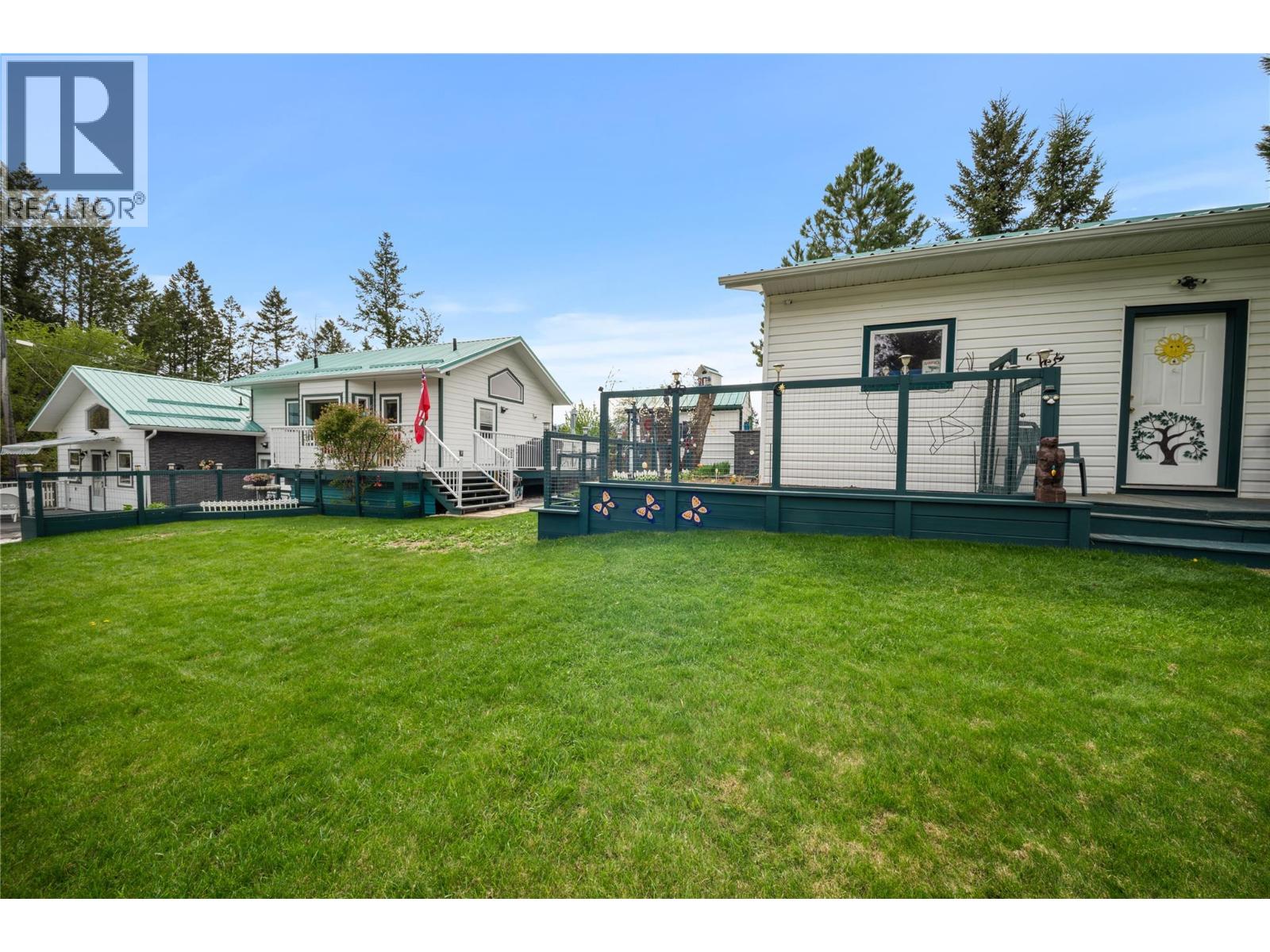 7527 Park Drive West, Radium Hot Springs, British Columbia  V0A 1M0 - Photo 5 - 10386744