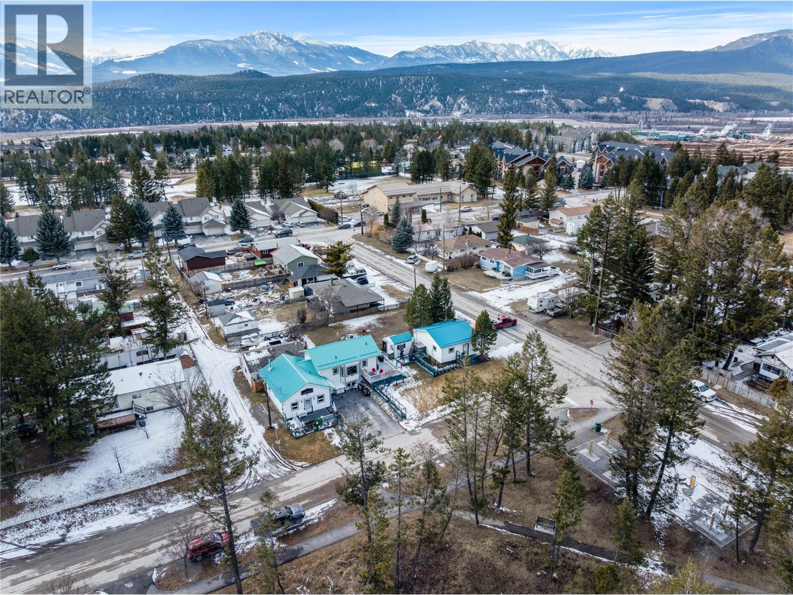 7527 Park Drive West, Radium Hot Springs, British Columbia  V0A 1M0 - Photo 8 - 10386744