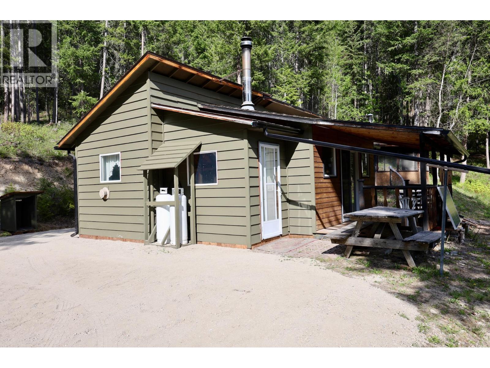 3033 Olive Road, Golden, British Columbia