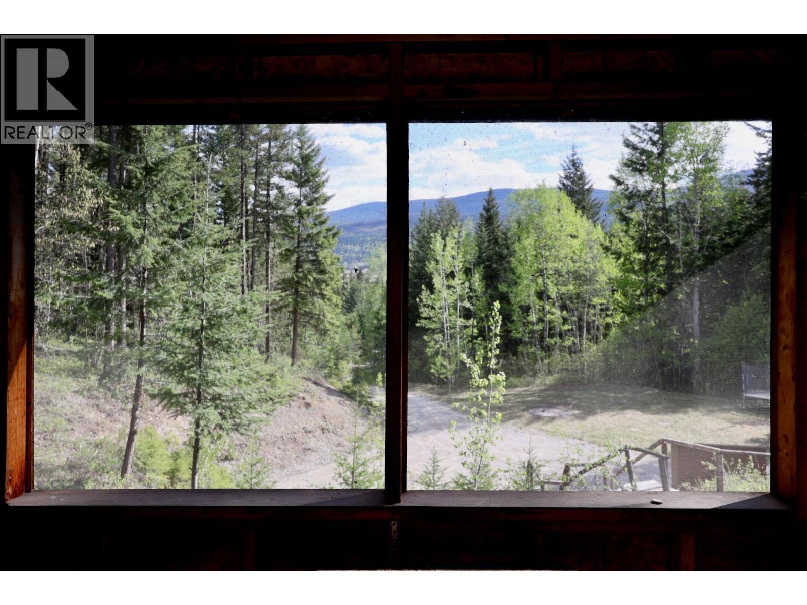 3033 Olive Road, Golden, British Columbia  V0A 1H0 - Photo 7 - 10386814