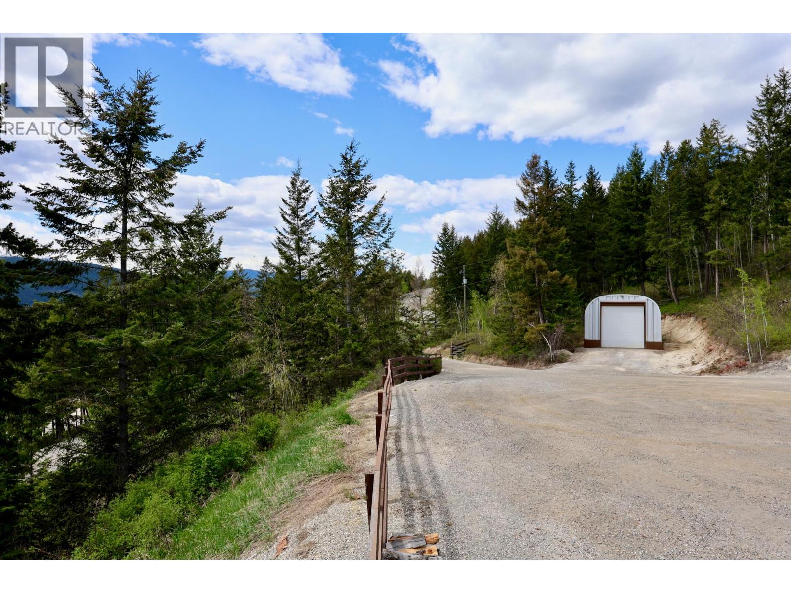 4905 Castledale View Estates Road Road, Golden, British Columbia  V0A 1L0 - Photo 5 - 10386811
