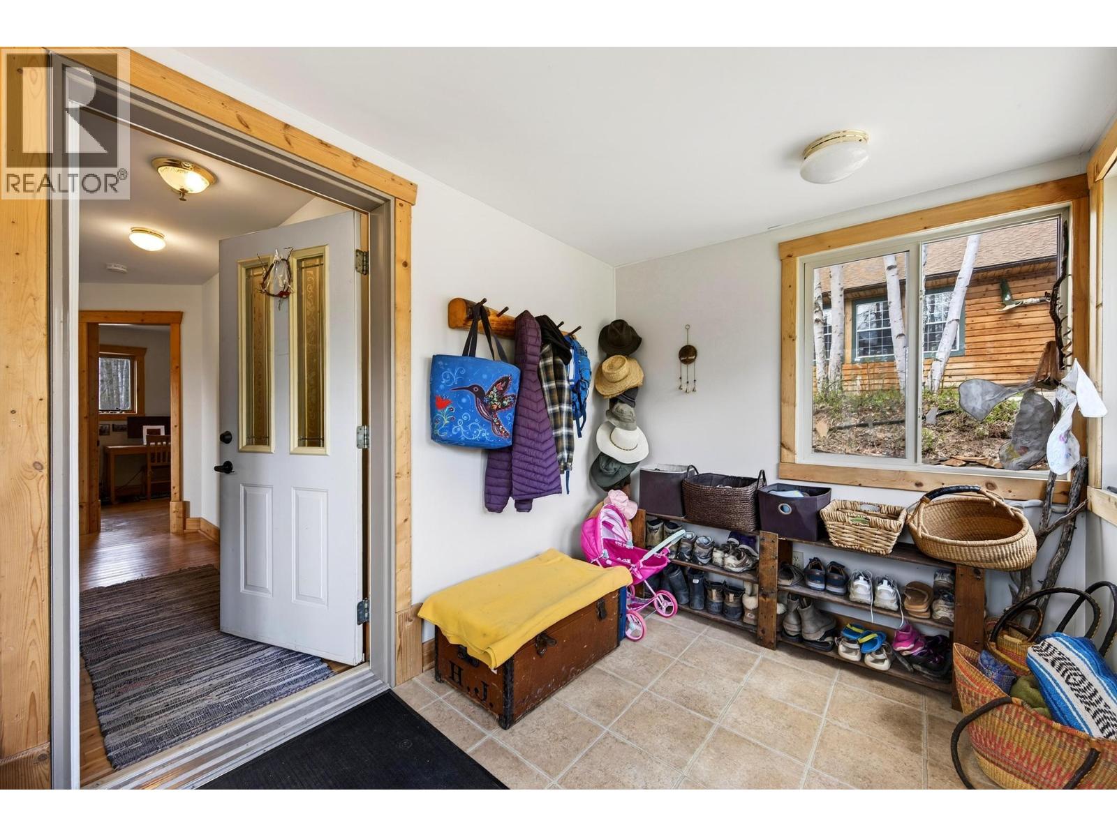 2487 Seward Rd, Golden, British Columbia  V0A 1H1 - Photo 10 - 10385861