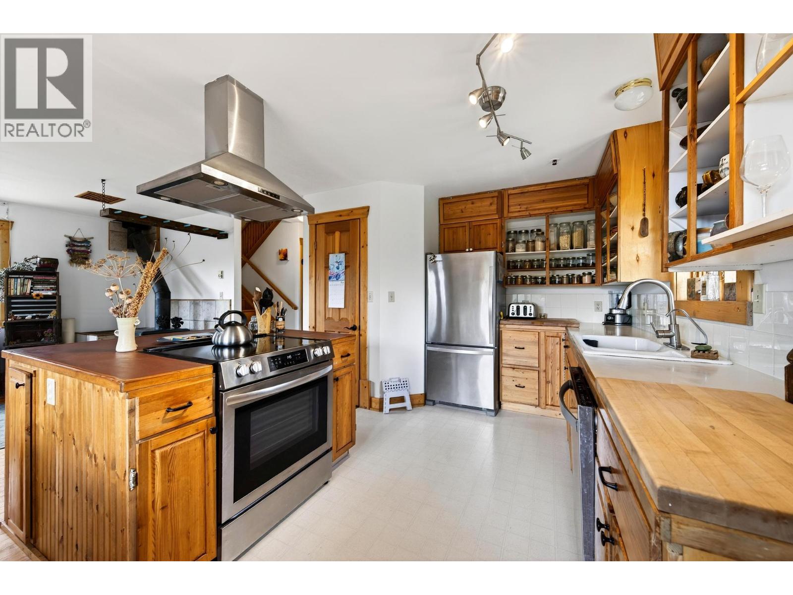 2487 Seward Rd, Golden, British Columbia  V0A 1H1 - Photo 23 - 10385861
