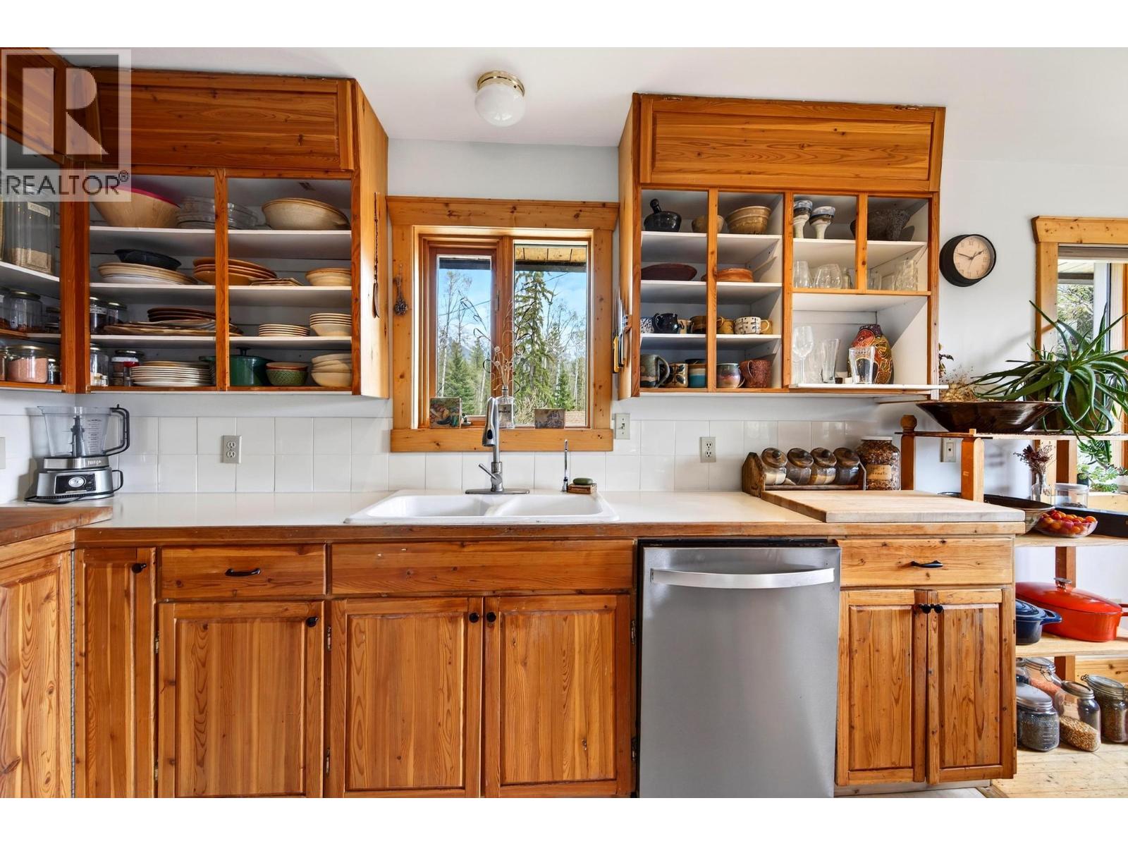 2487 Seward Rd, Golden, British Columbia  V0A 1H1 - Photo 25 - 10385861