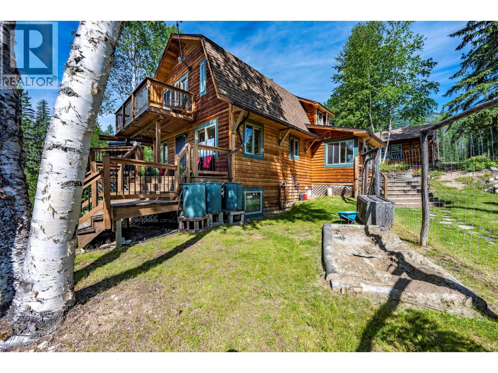 2487 Seward Rd, Golden, British Columbia  V0A 1H1 - Photo 4 - 10385861