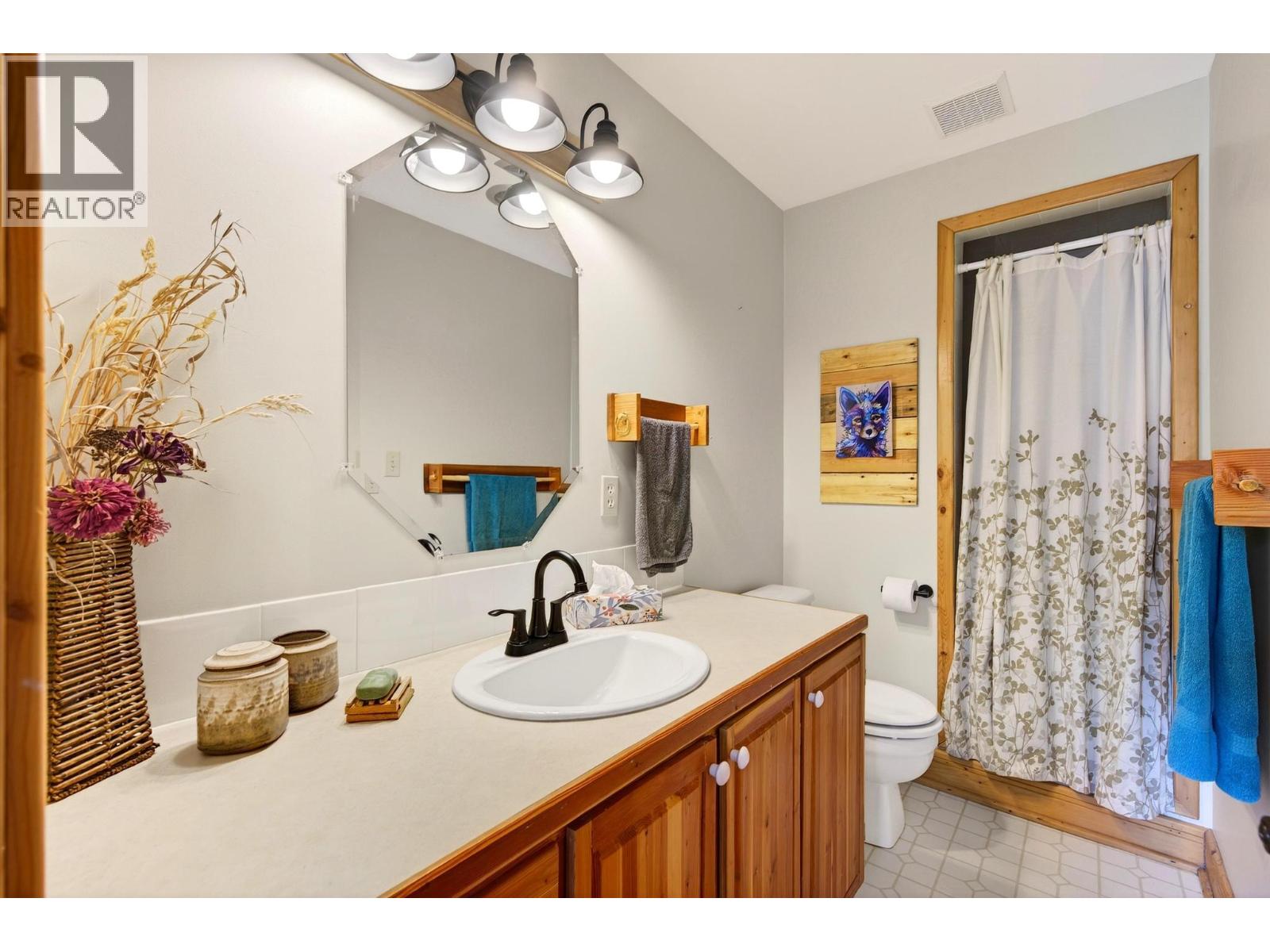 2487 Seward Rd, Golden, British Columbia  V0A 1H1 - Photo 45 - 10385861