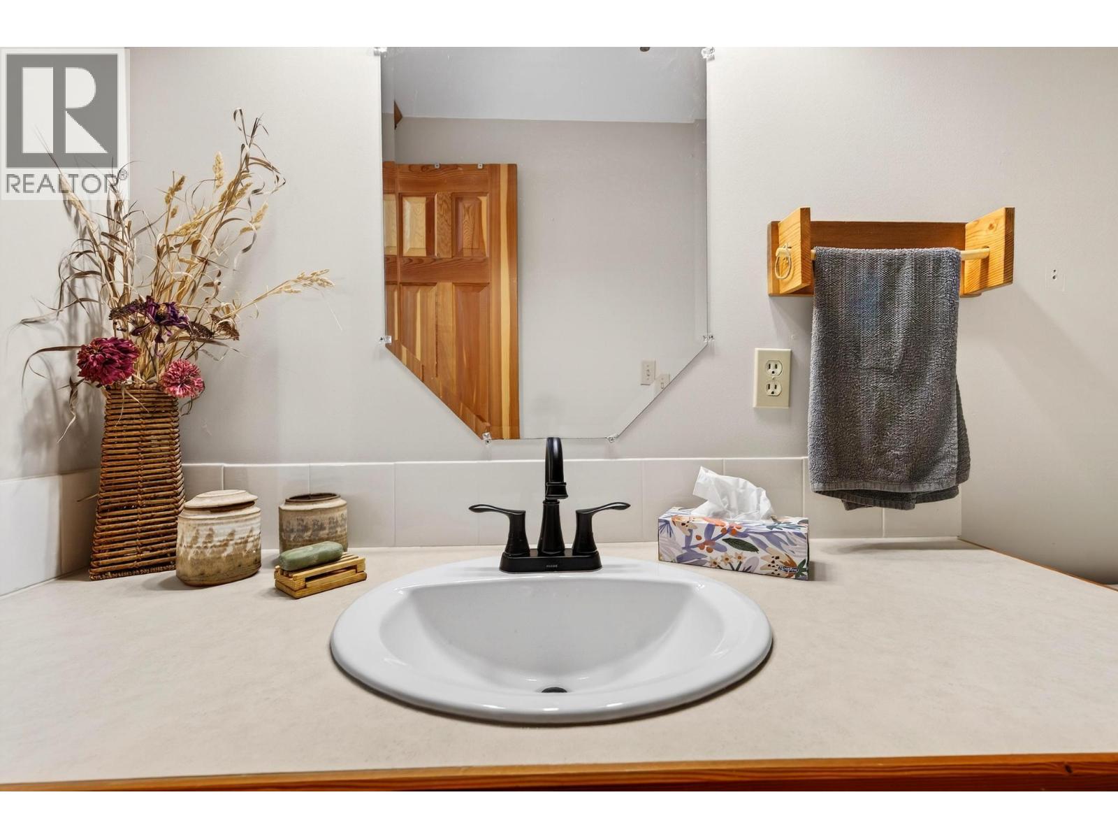 2487 Seward Rd, Golden, British Columbia  V0A 1H1 - Photo 46 - 10385861