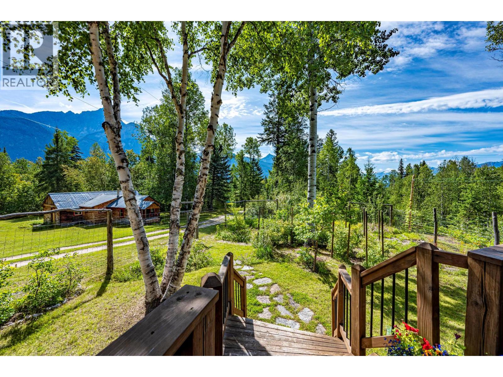 2487 Seward Rd, Golden, British Columbia  V0A 1H1 - Photo 7 - 10385861