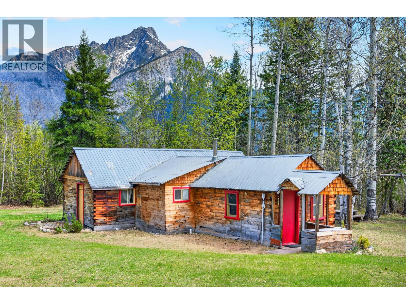 2487 Seward Rd, Golden, British Columbia  V0A 1H1 - Photo 74 - 10385861