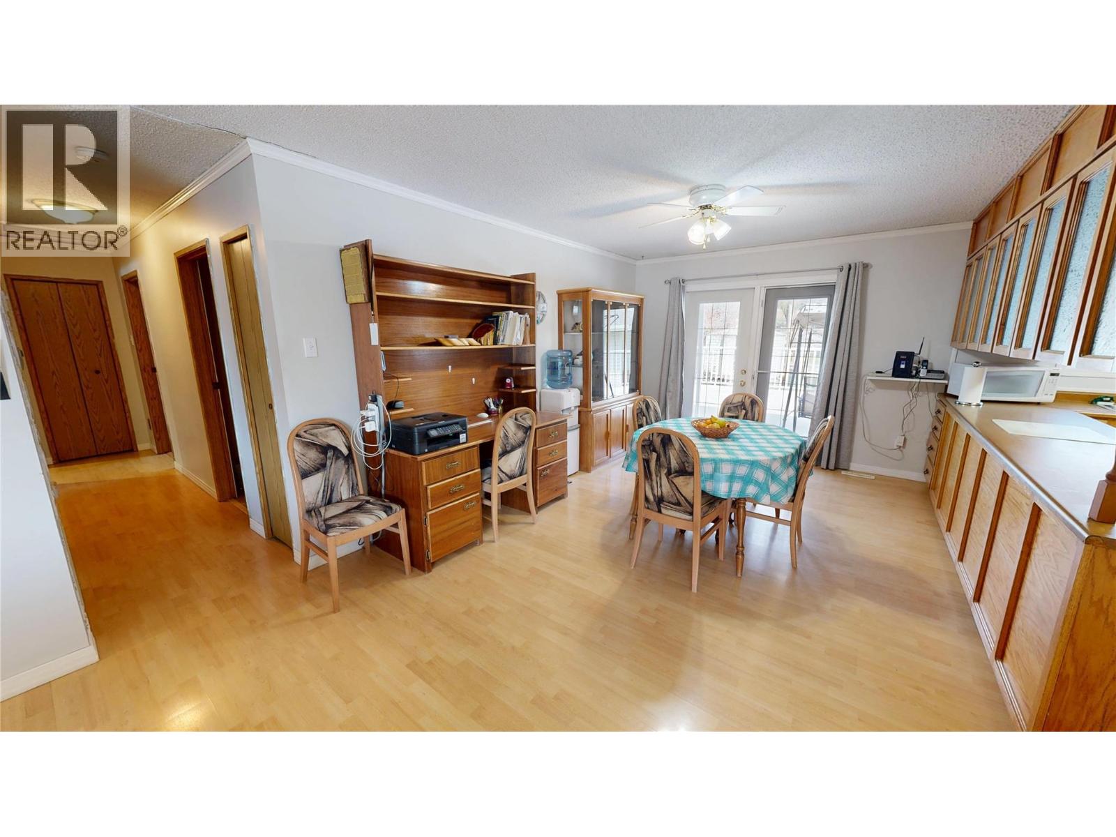 4835 Purcell Avenue, Edgewater, British Columbia  V0A 1E0 - Photo 10 - 10386916