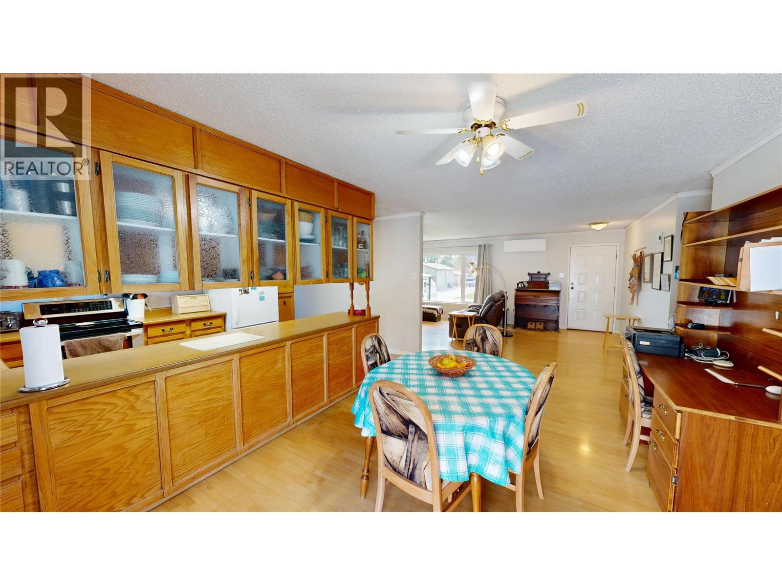 4835 Purcell Avenue, Edgewater, British Columbia  V0A 1E0 - Photo 11 - 10386916