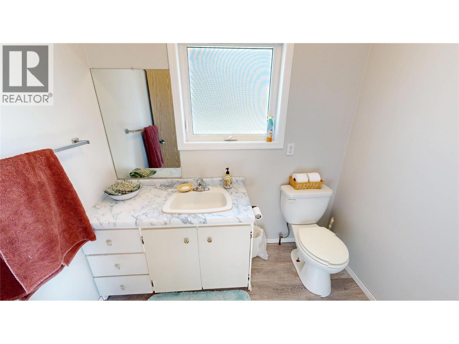 4835 Purcell Avenue, Edgewater, British Columbia  V0A 1E0 - Photo 16 - 10386916
