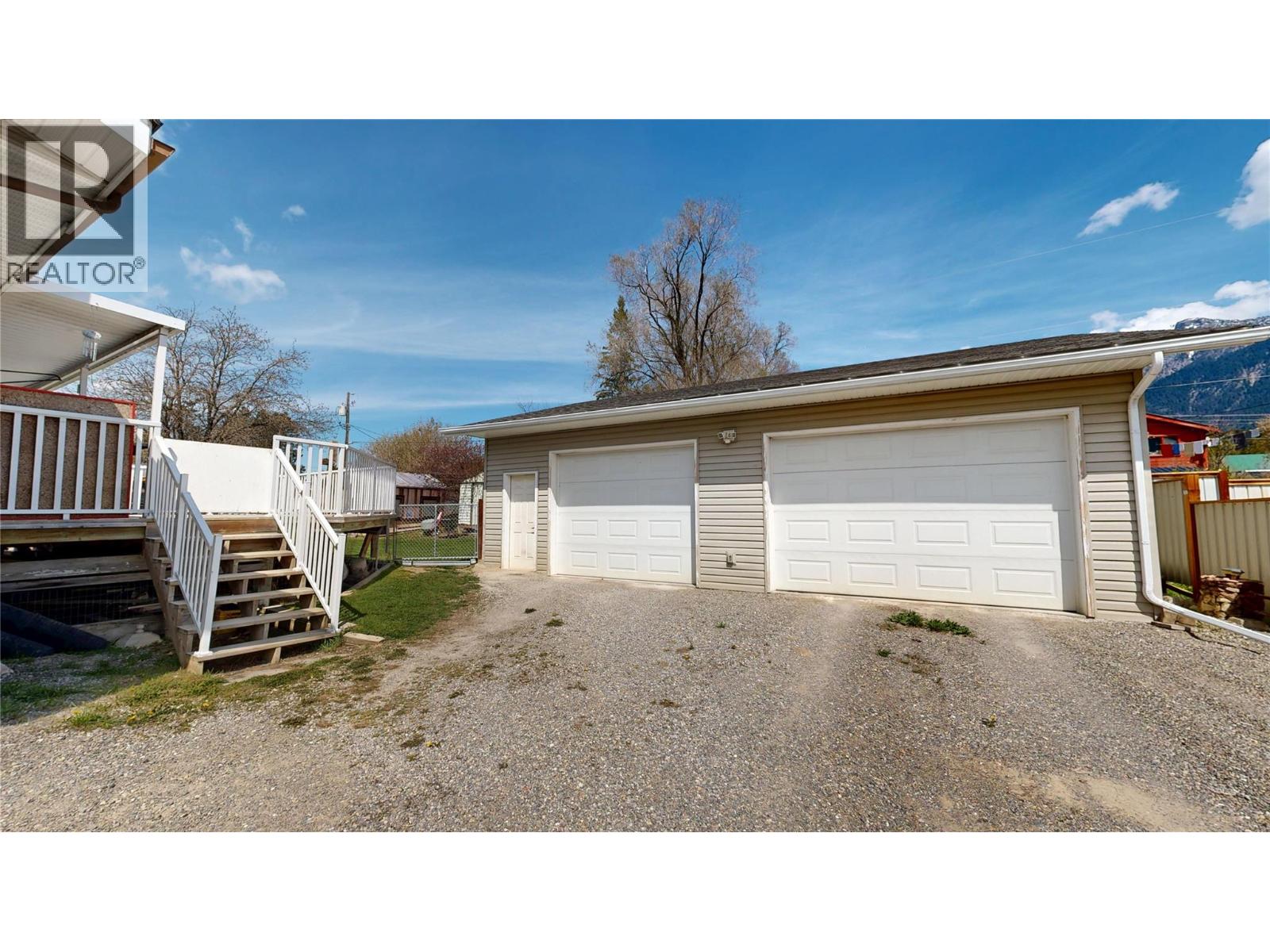 4835 Purcell Avenue, Edgewater, British Columbia  V0A 1E0 - Photo 35 - 10386916