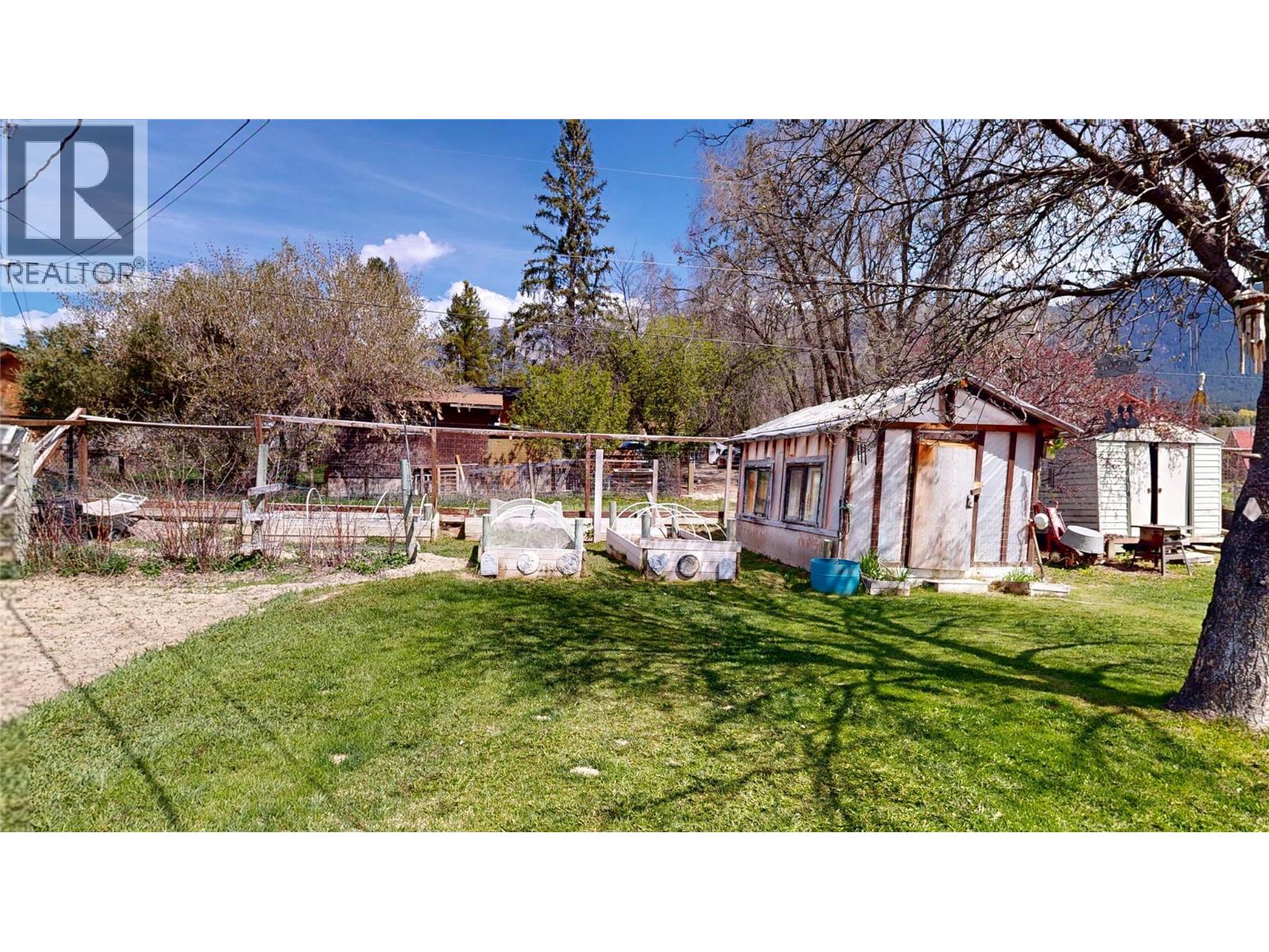 4835 Purcell Avenue, Edgewater, British Columbia  V0A 1E0 - Photo 42 - 10386916