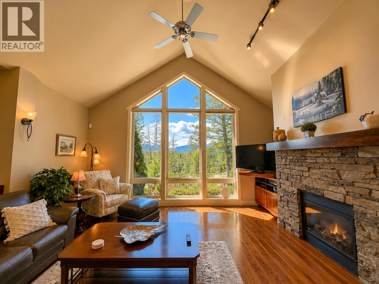 8128 Duby Road, Dry Gulch, British Columbia  V0A 1M0 - Photo 2 - 10387019