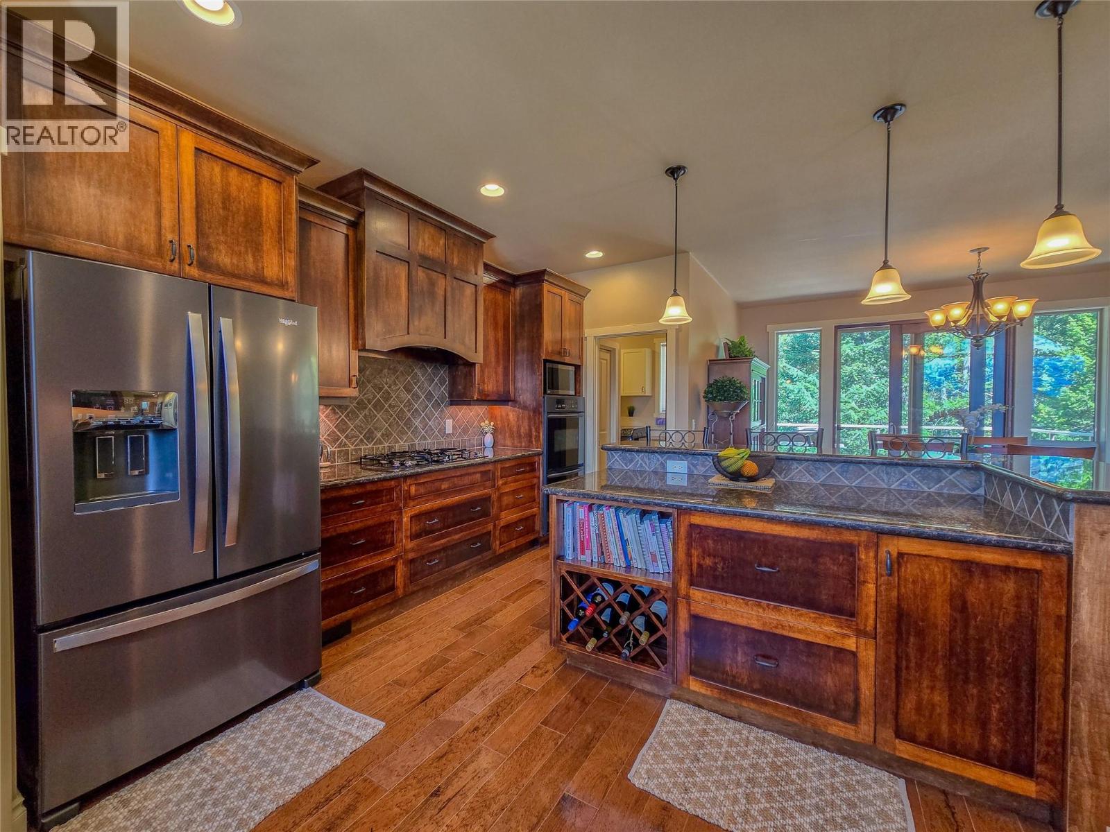 8128 Duby Road, Dry Gulch, British Columbia  V0A 1M0 - Photo 3 - 10387019