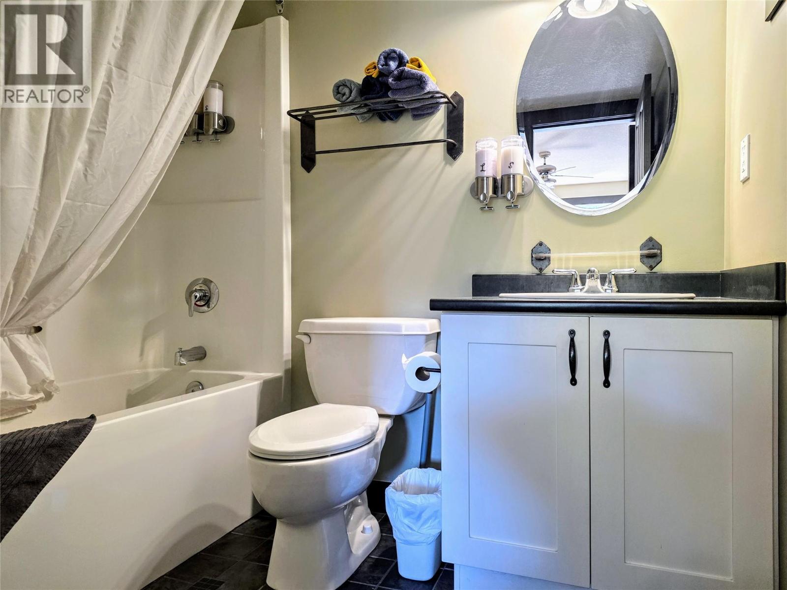 2070 Summit Drive Unit# 304, Panorama, British Columbia  V0A 1T0 - Photo 16 - 10386858