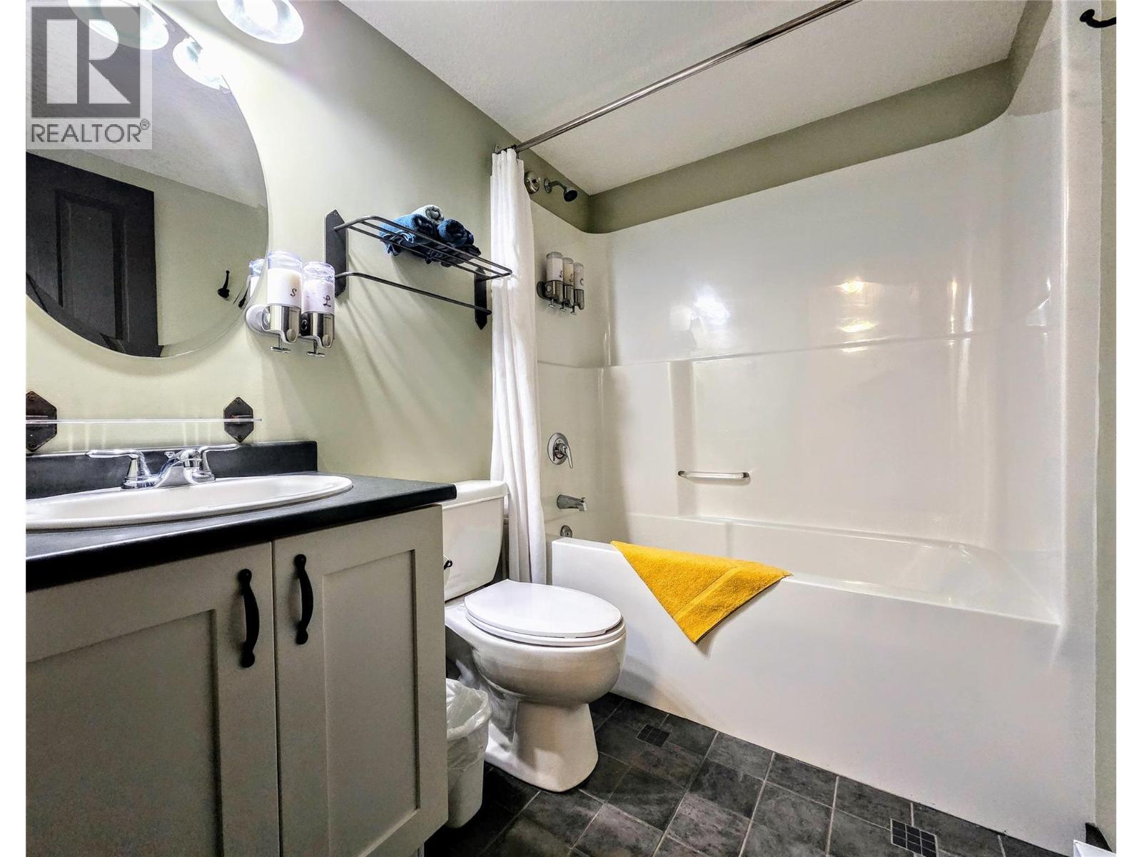 2070 Summit Drive Unit# 304, Panorama, British Columbia  V0A 1T0 - Photo 17 - 10386858