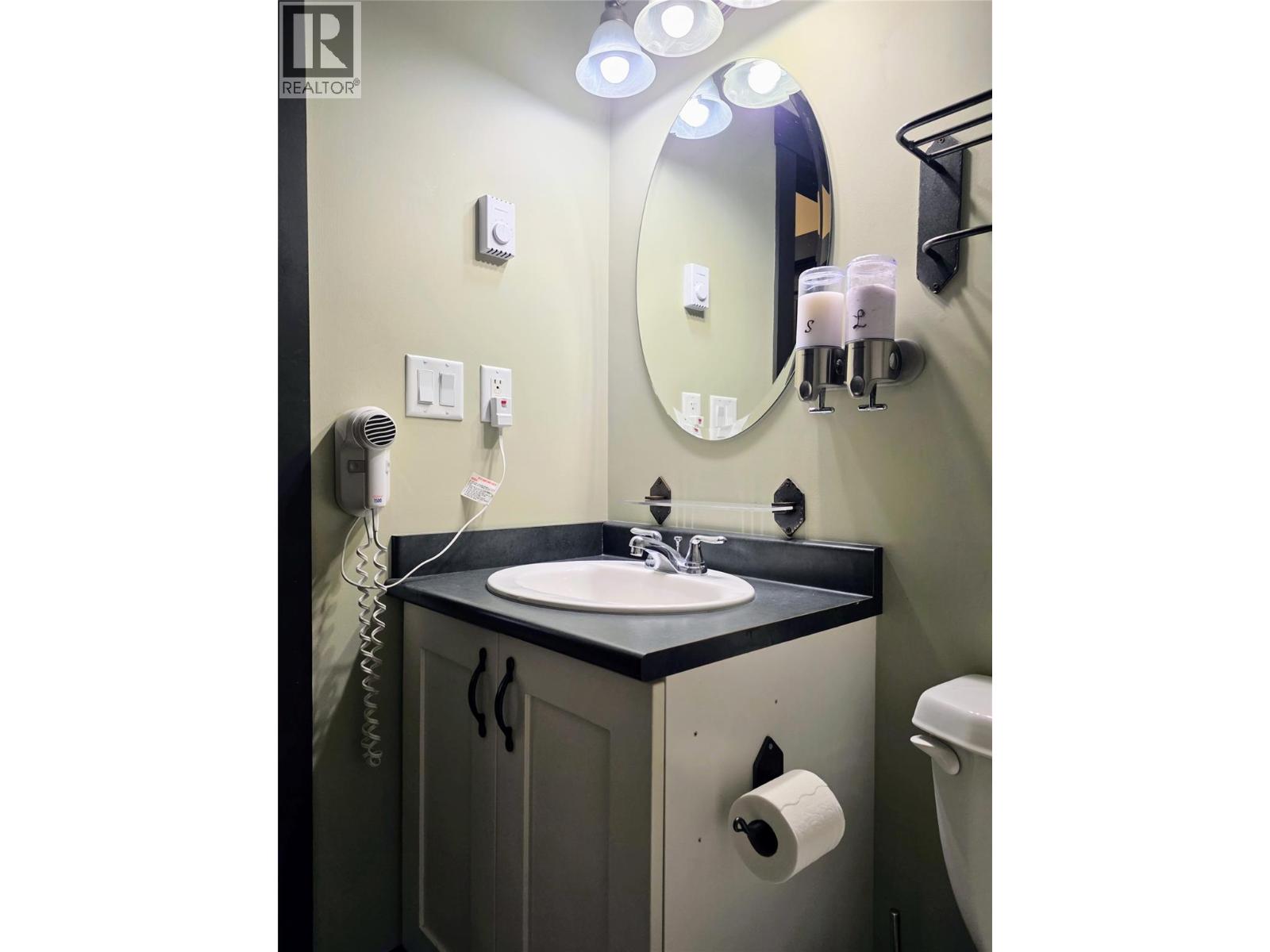 2070 Summit Drive Unit# 304, Panorama, British Columbia  V0A 1T0 - Photo 18 - 10386858