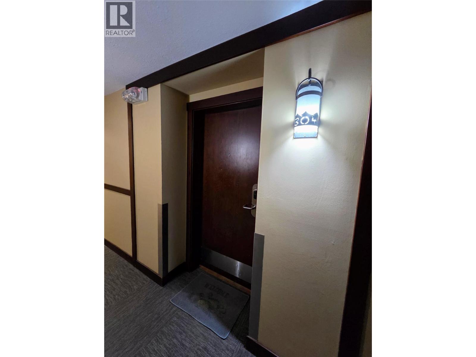 2070 Summit Drive Unit# 304, Panorama, British Columbia  V0A 1T0 - Photo 34 - 10386858