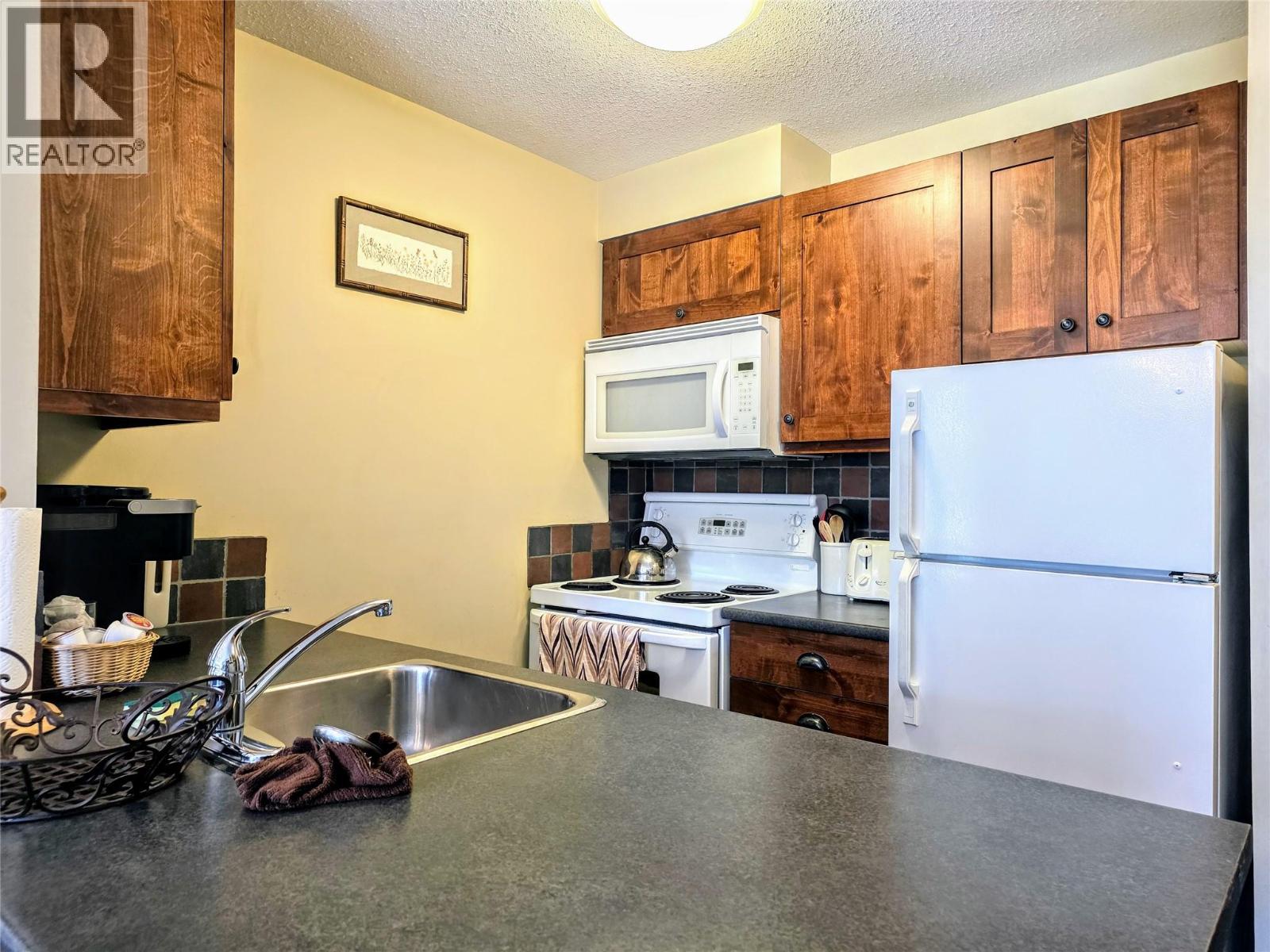 2070 Summit Drive Unit# 304, Panorama, British Columbia  V0A 1T0 - Photo 7 - 10386858