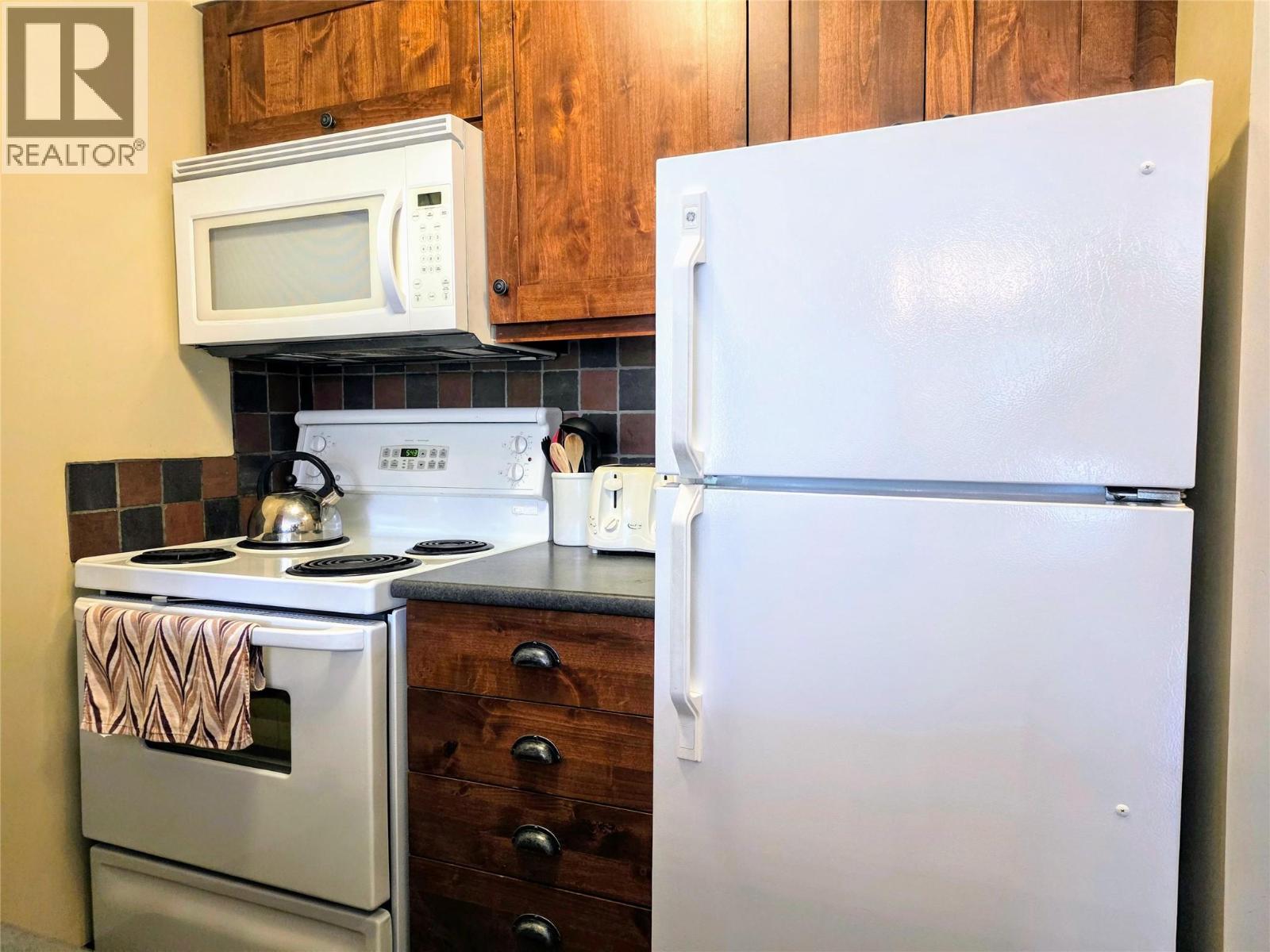 2070 Summit Drive Unit# 304, Panorama, British Columbia  V0A 1T0 - Photo 8 - 10386858