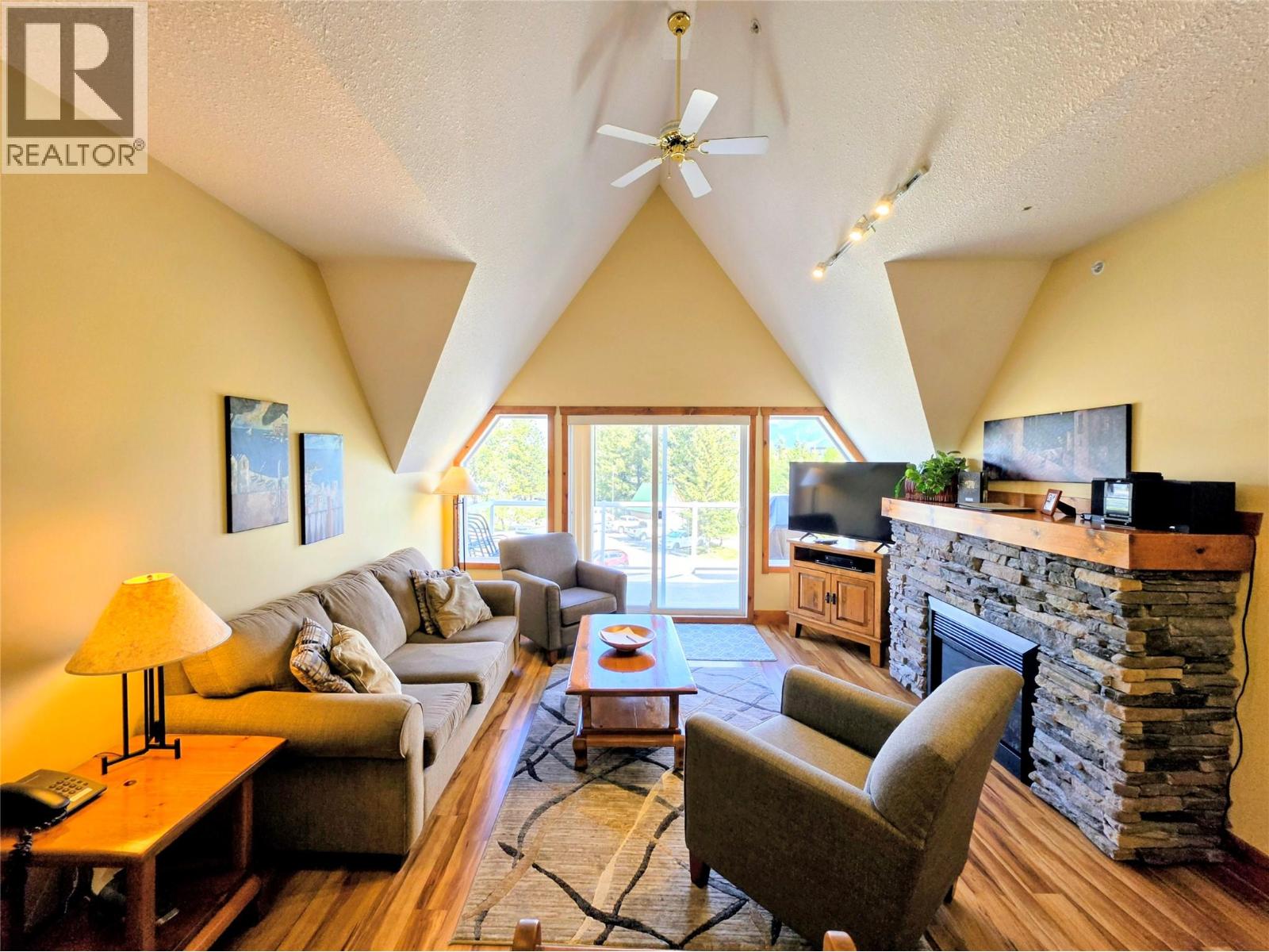 701 14a Crescent Unit# 336b, Invermere, British Columbia  V0A 1K0 - Photo 3 - 10386989