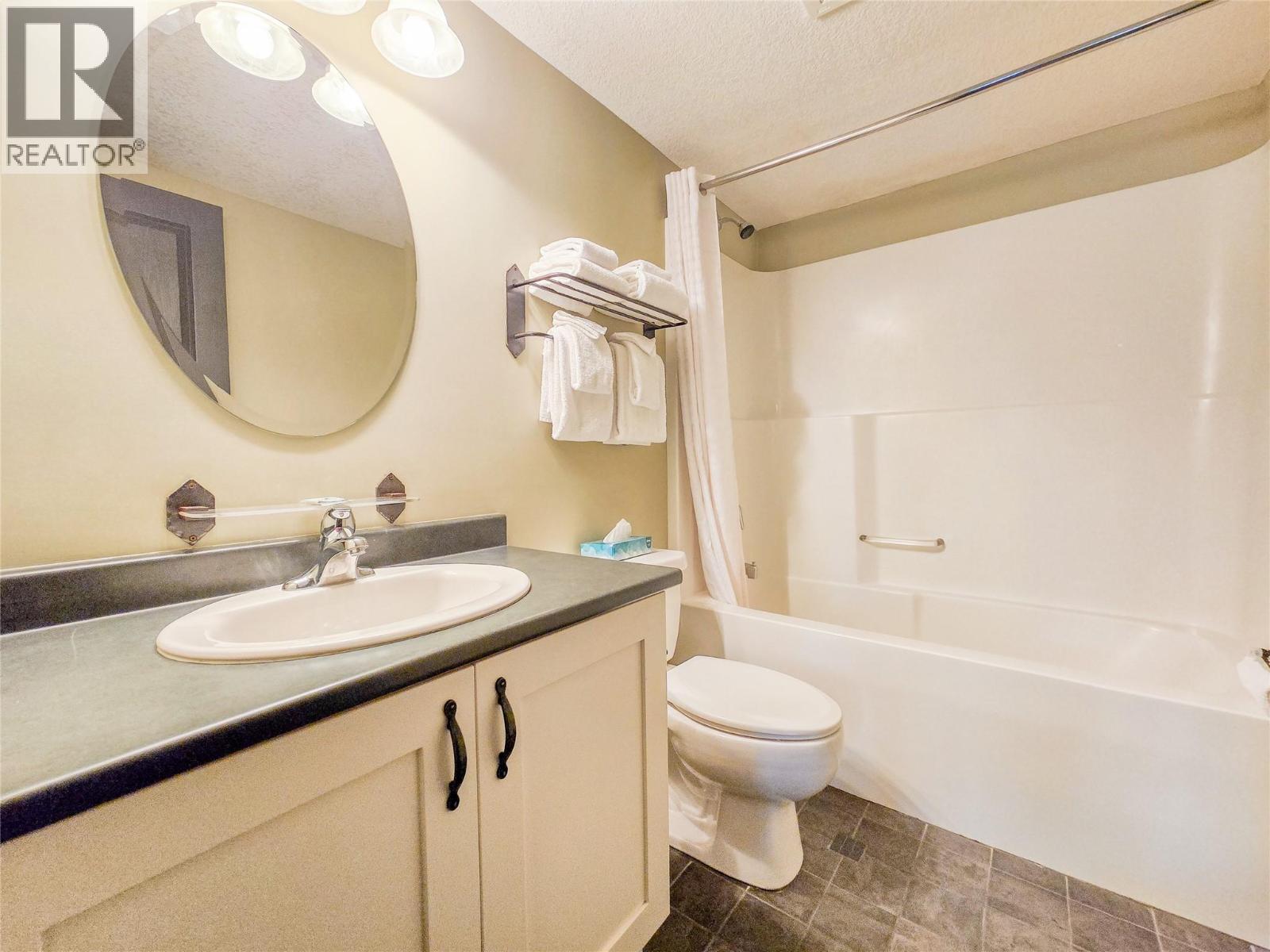2070 Summit Drive Unit# 308, Panorama, British Columbia  V0A 1T0 - Photo 24 - 10385753
