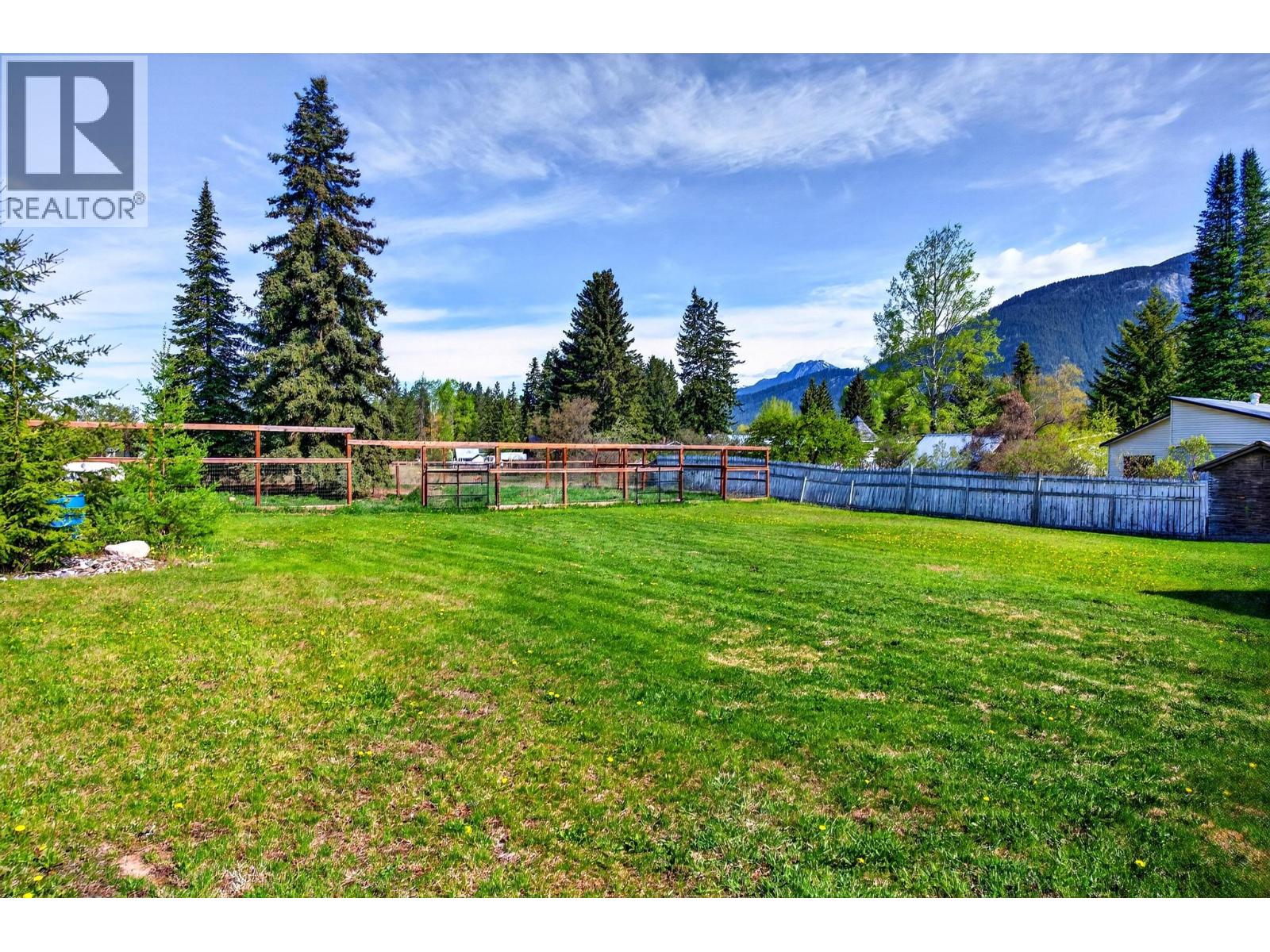 888 Canyon Creek Road, Golden, British Columbia  V0A 1H2 - Photo 48 - 10387220