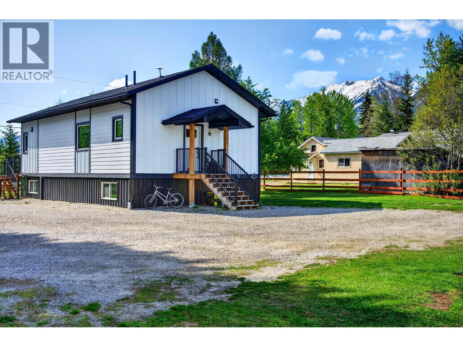 888 Canyon Creek Road, Golden, British Columbia  V0A 1H2 - Photo 50 - 10387220