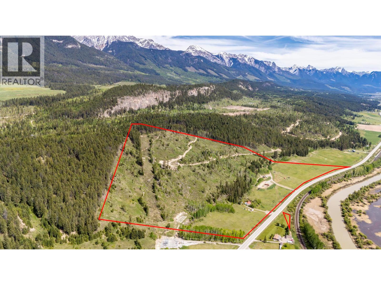 3657 95 Highway, Parson, British Columbia  V0A 1H4 - Photo 2 - 10387446