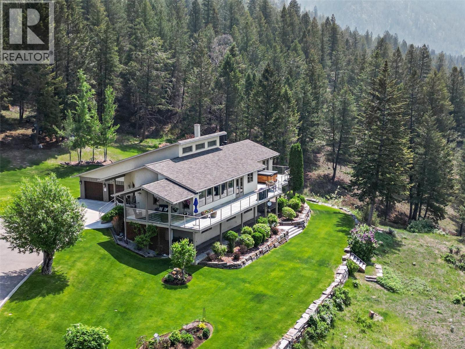 9520 Juniper Heights Road, Invermere, British Columbia  V0A 1K2 - Photo 3 - 10385366