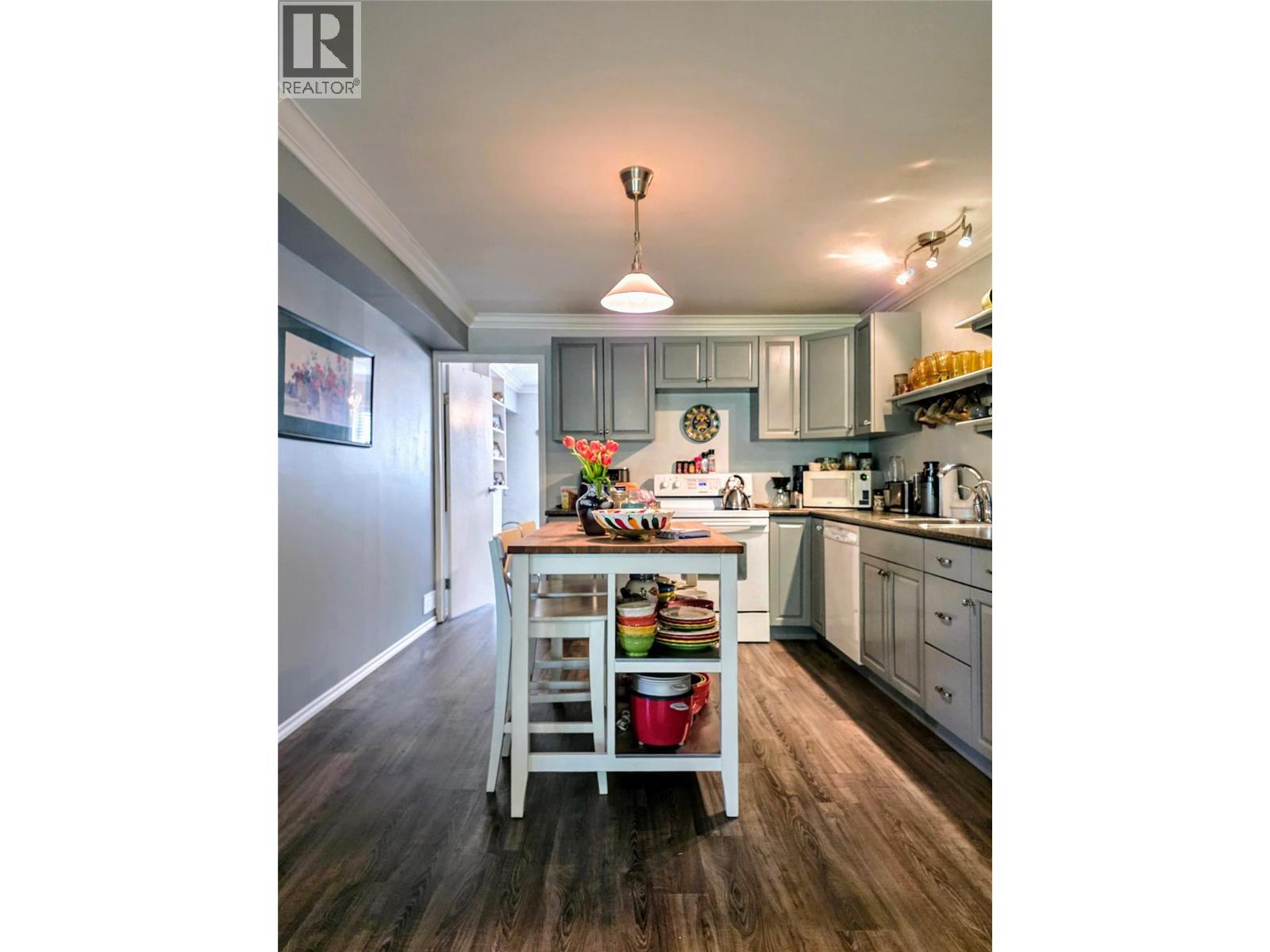 810 Swansea Road, Windermere, British Columbia