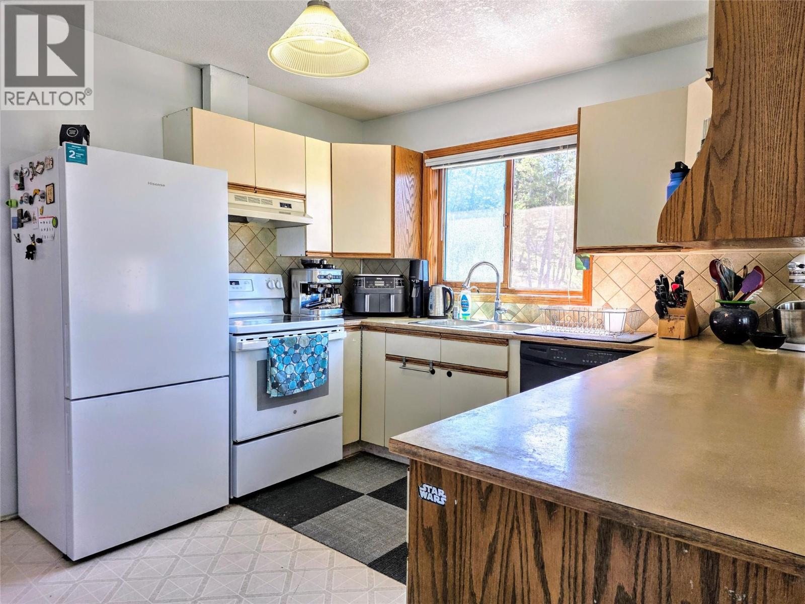 810 Swansea Road, Windermere, British Columbia  V0A 1K3 - Photo 12 - 10387178