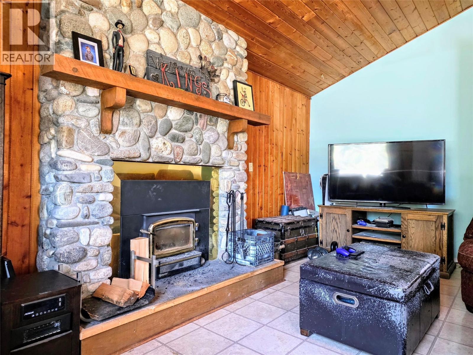 810 Swansea Road, Windermere, British Columbia  V0A 1K3 - Photo 15 - 10387178