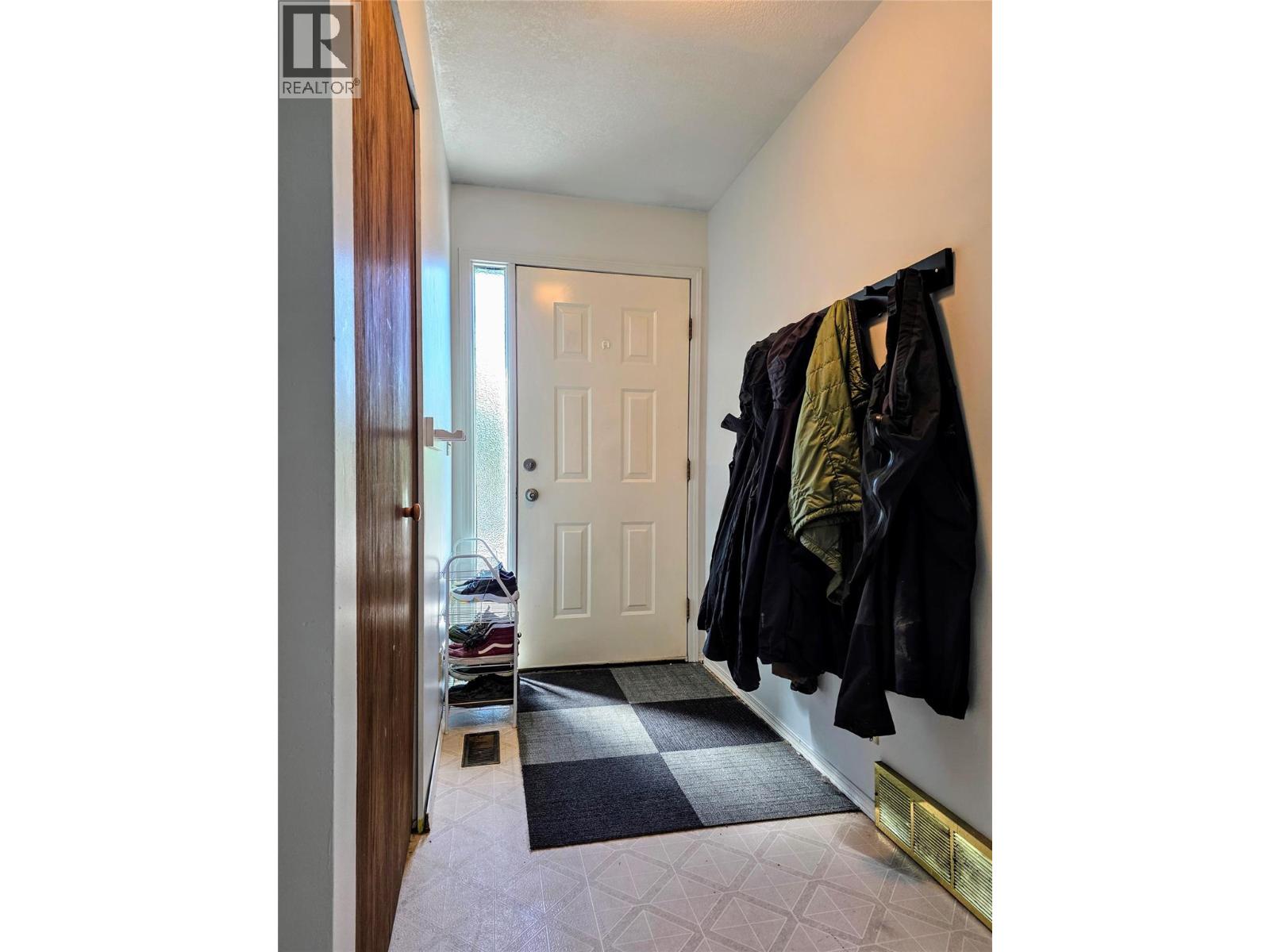 810 Swansea Road, Windermere, British Columbia  V0A 1K3 - Photo 17 - 10387178