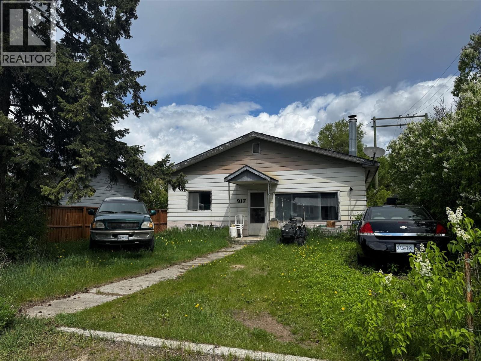 917 12th Street S, Golden, British Columbia  V0A 1H0 - Photo 2 - 10387259