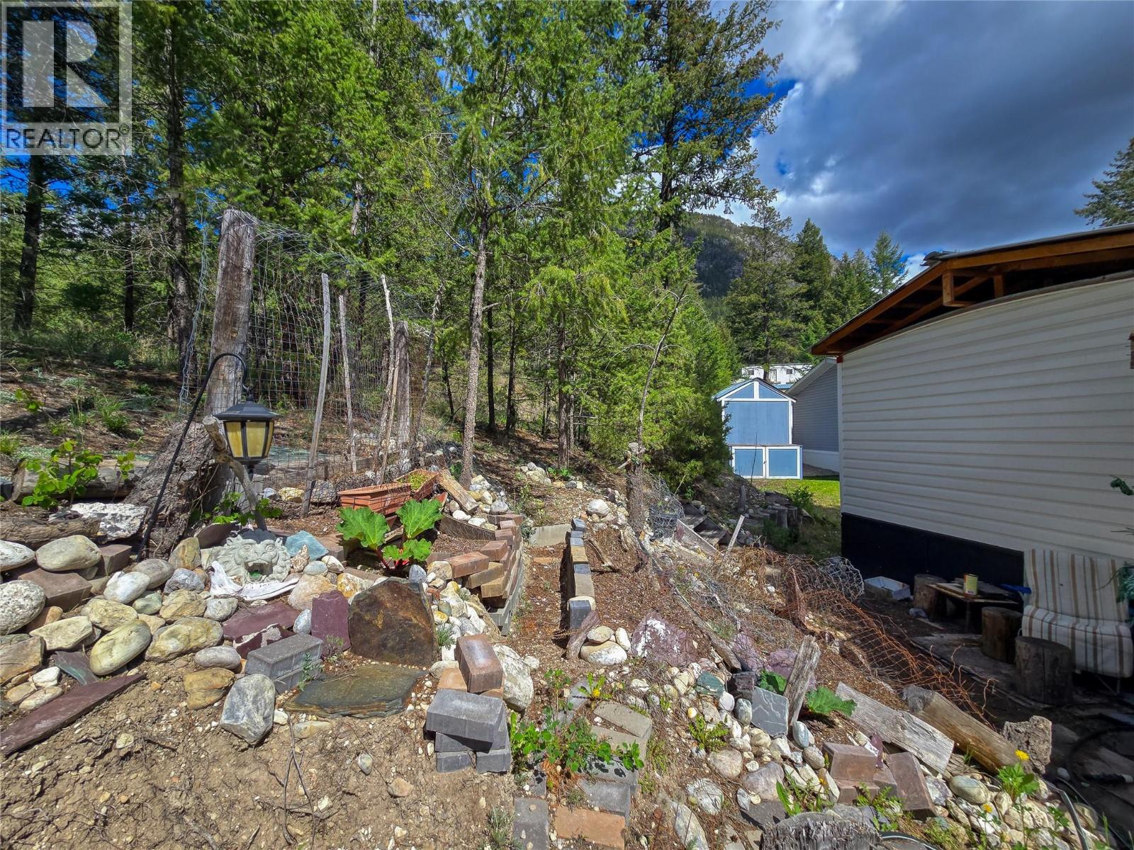 8634 93/95 Highway Unit# 28, Radium Hot Springs, British Columbia  V0A 1M0 - Photo 36 - 10387610