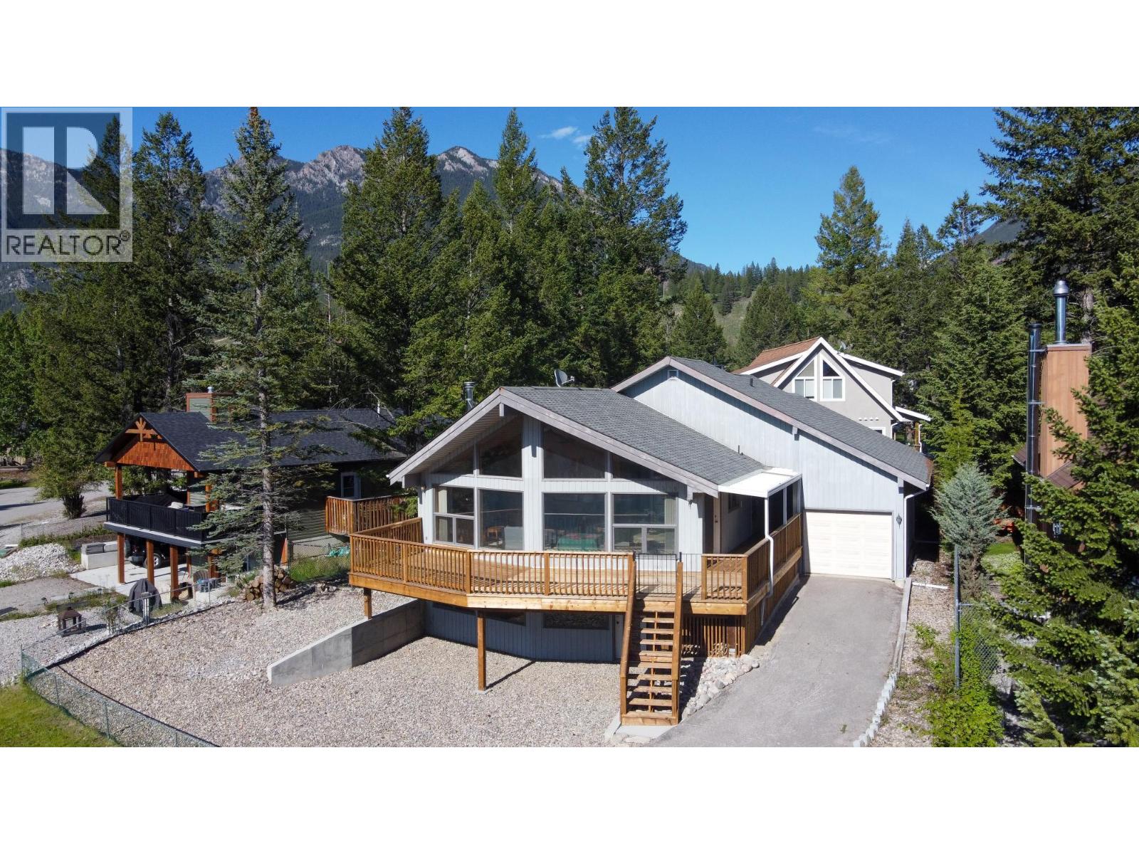 7326 Glacier Drive, Radium Hot Springs, British Columbia  V0A 1M0 - Photo 2 - 10385761