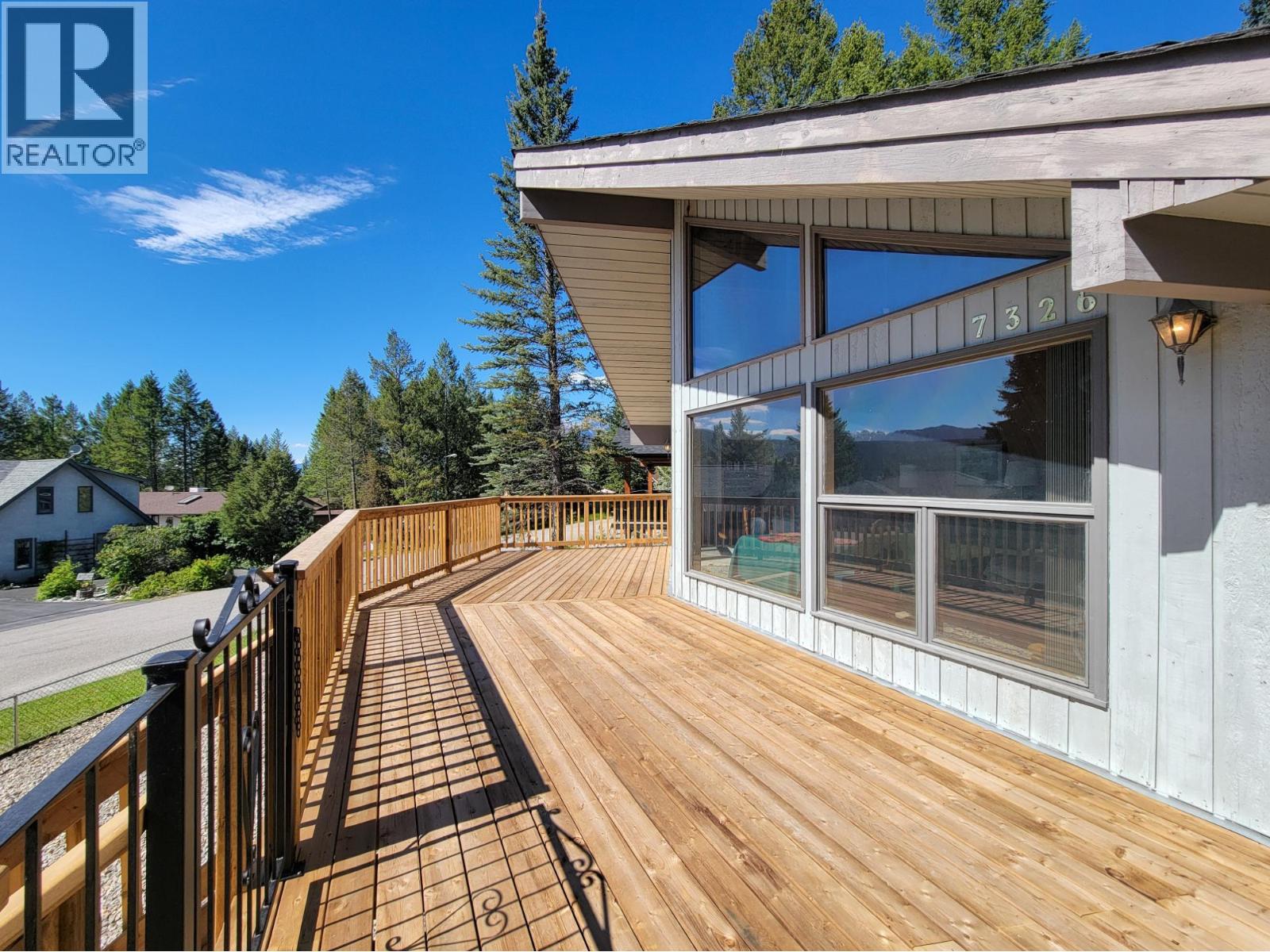 7326 Glacier Drive, Radium Hot Springs, British Columbia  V0A 1M0 - Photo 3 - 10385761