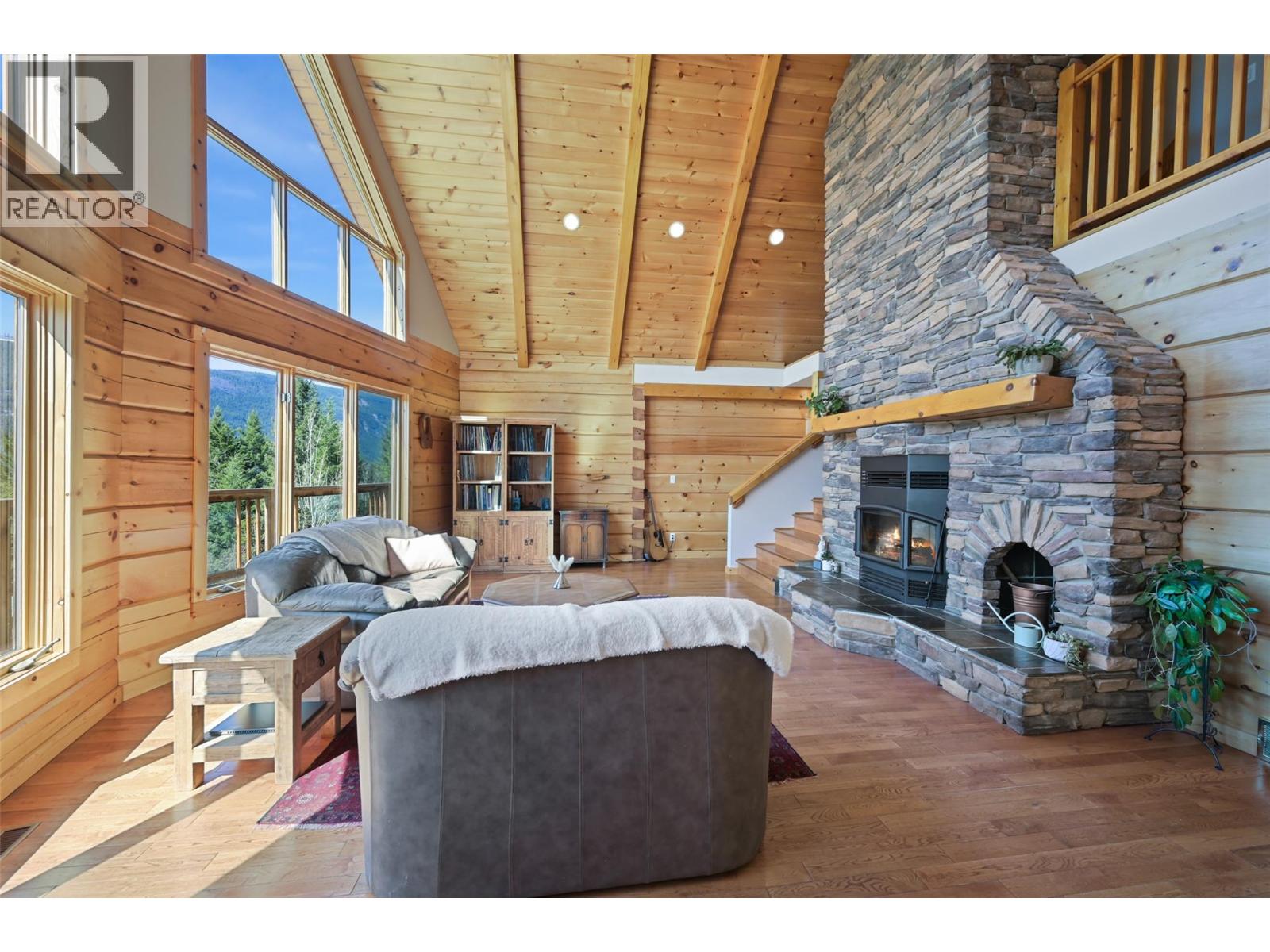 110 Highway 95, Spillimacheen, British Columbia  V0A 1P0 - Photo 4 - 10387907
