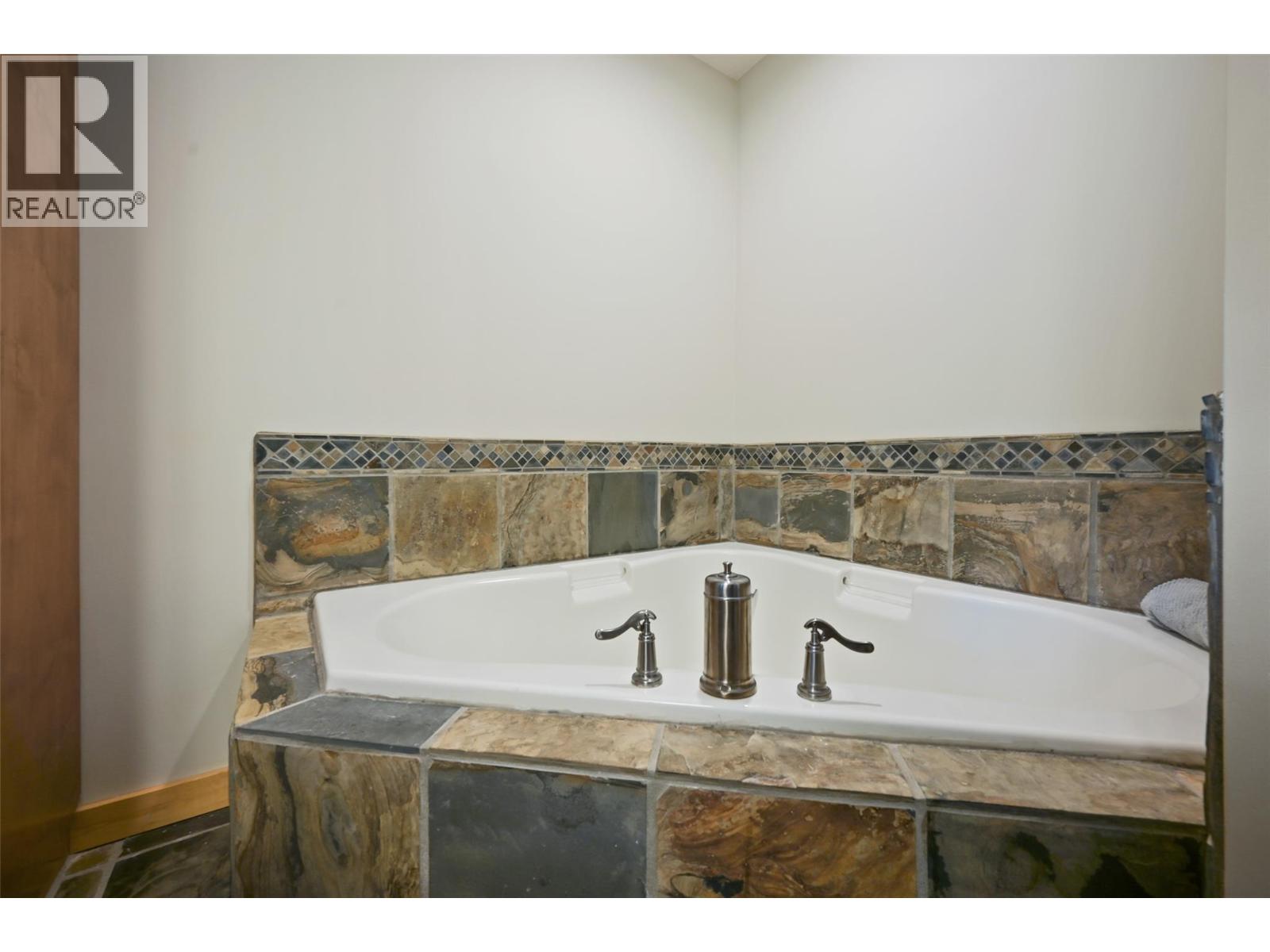 110 Highway 95, Spillimacheen, British Columbia  V0A 1P0 - Photo 41 - 10387907