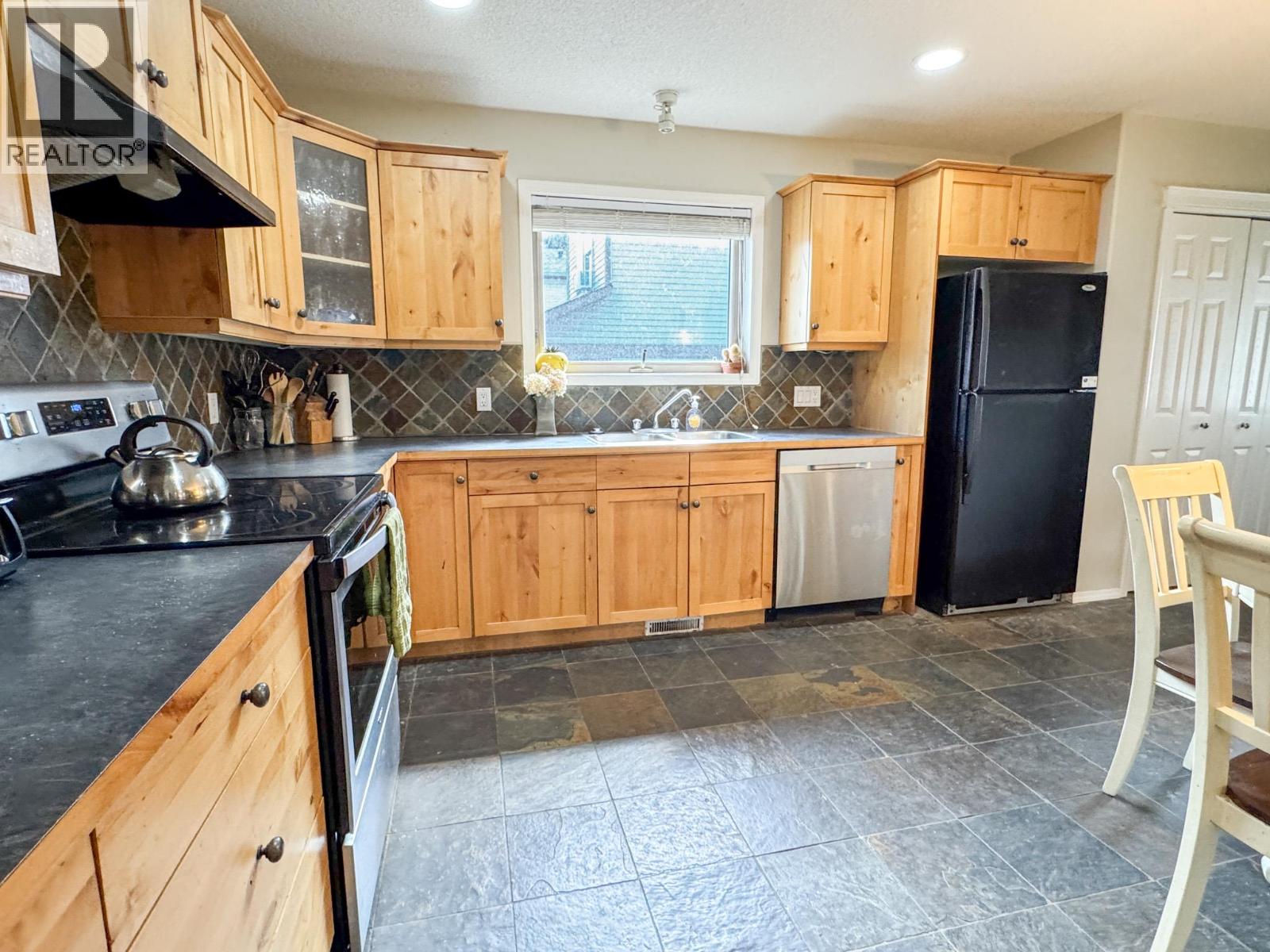 147 11 Avenue Unit# 1, Invermere, British Columbia  V0A 1K0 - Photo 12 - 10388070