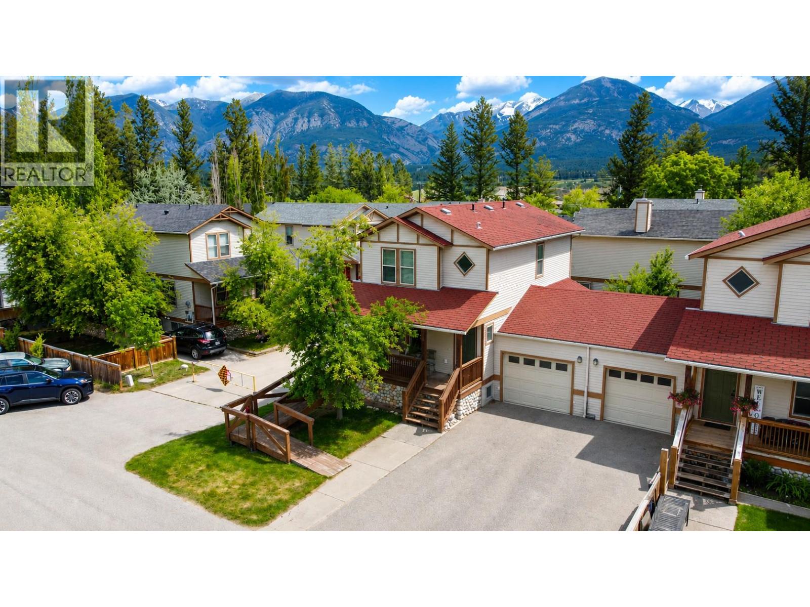 147 11 Avenue Unit# 1, Invermere, British Columbia  V0A 1K0 - Photo 2 - 10388070